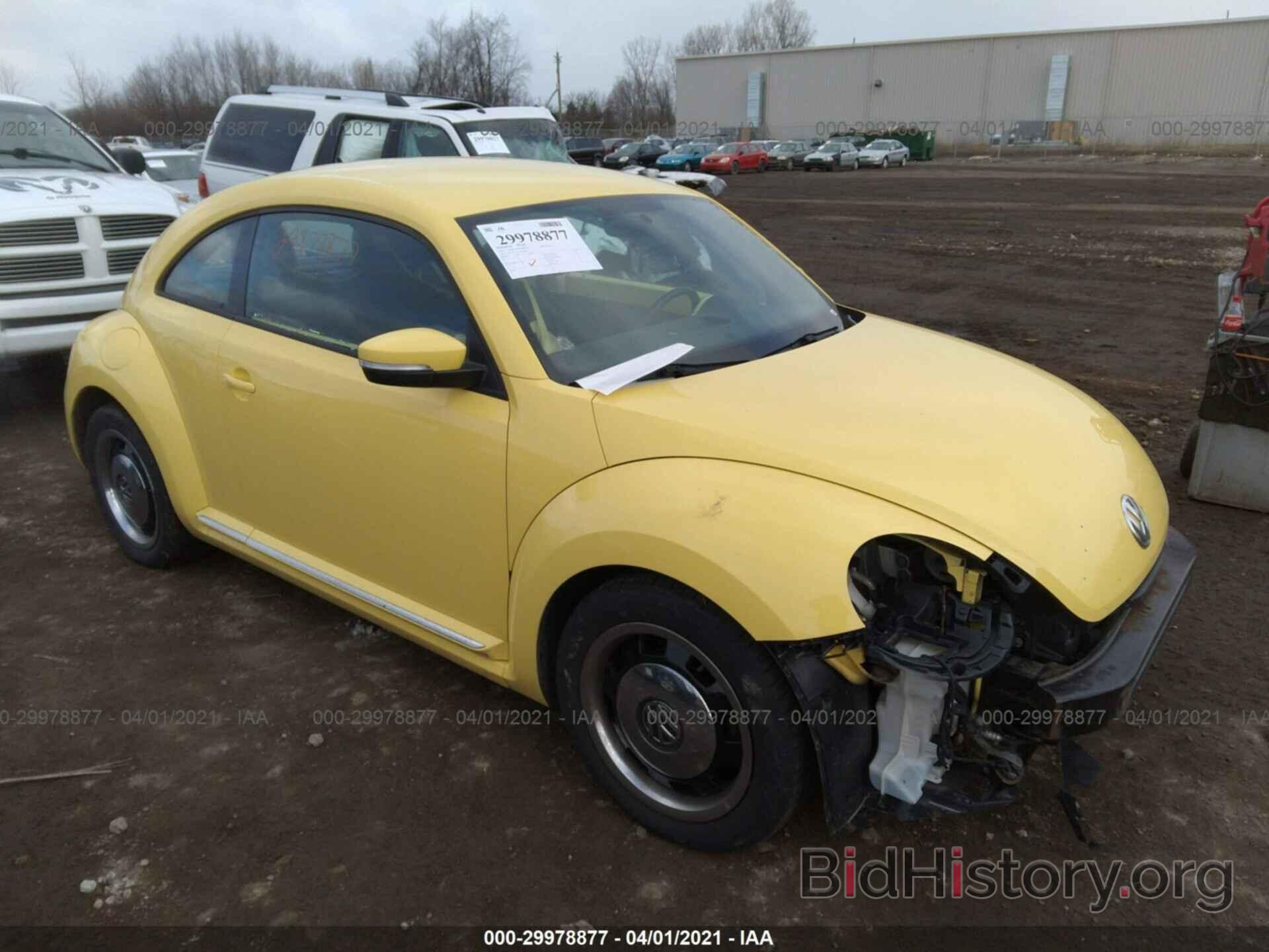 Photo 3VWJX7AT2CM662856 - VOLKSWAGEN BEETLE 2012