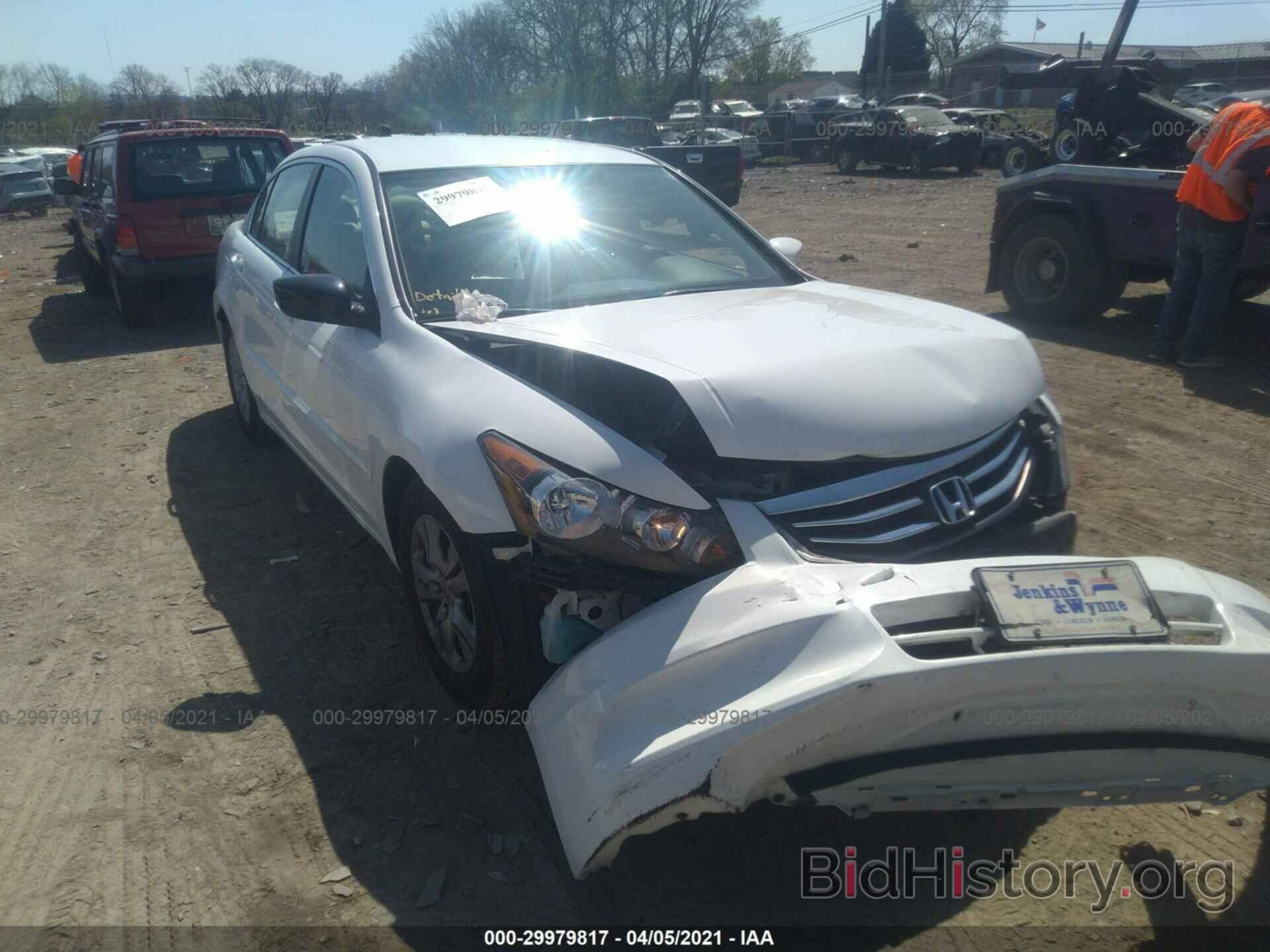 Photo 1HGCP2F69CA114952 - HONDA ACCORD SDN 2012