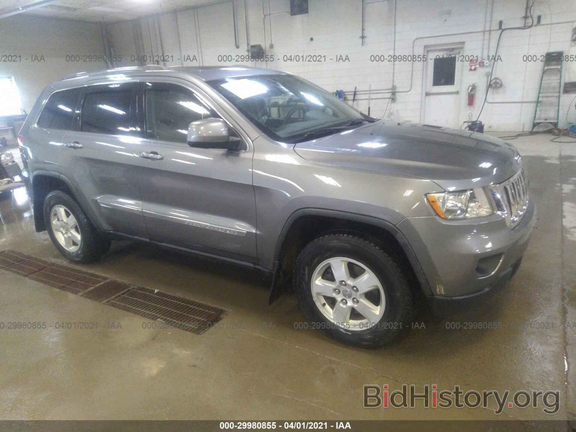 Photo 1J4RR4GG2BC640729 - JEEP GRAND CHEROKEE 2011