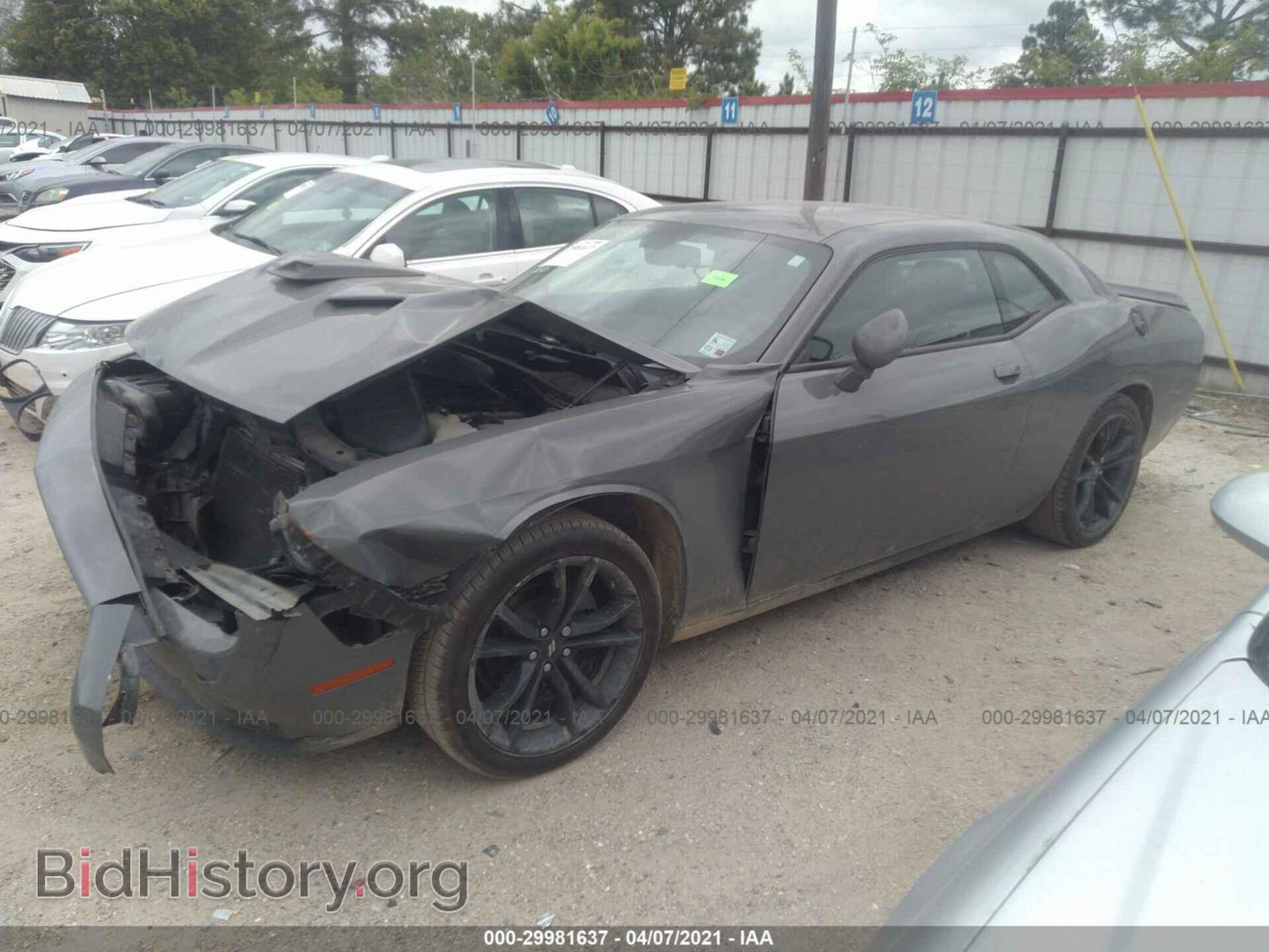 2018 DODGE CHALLENGER - VIN: 2C3CDZAG4JH111198 - Фото 2