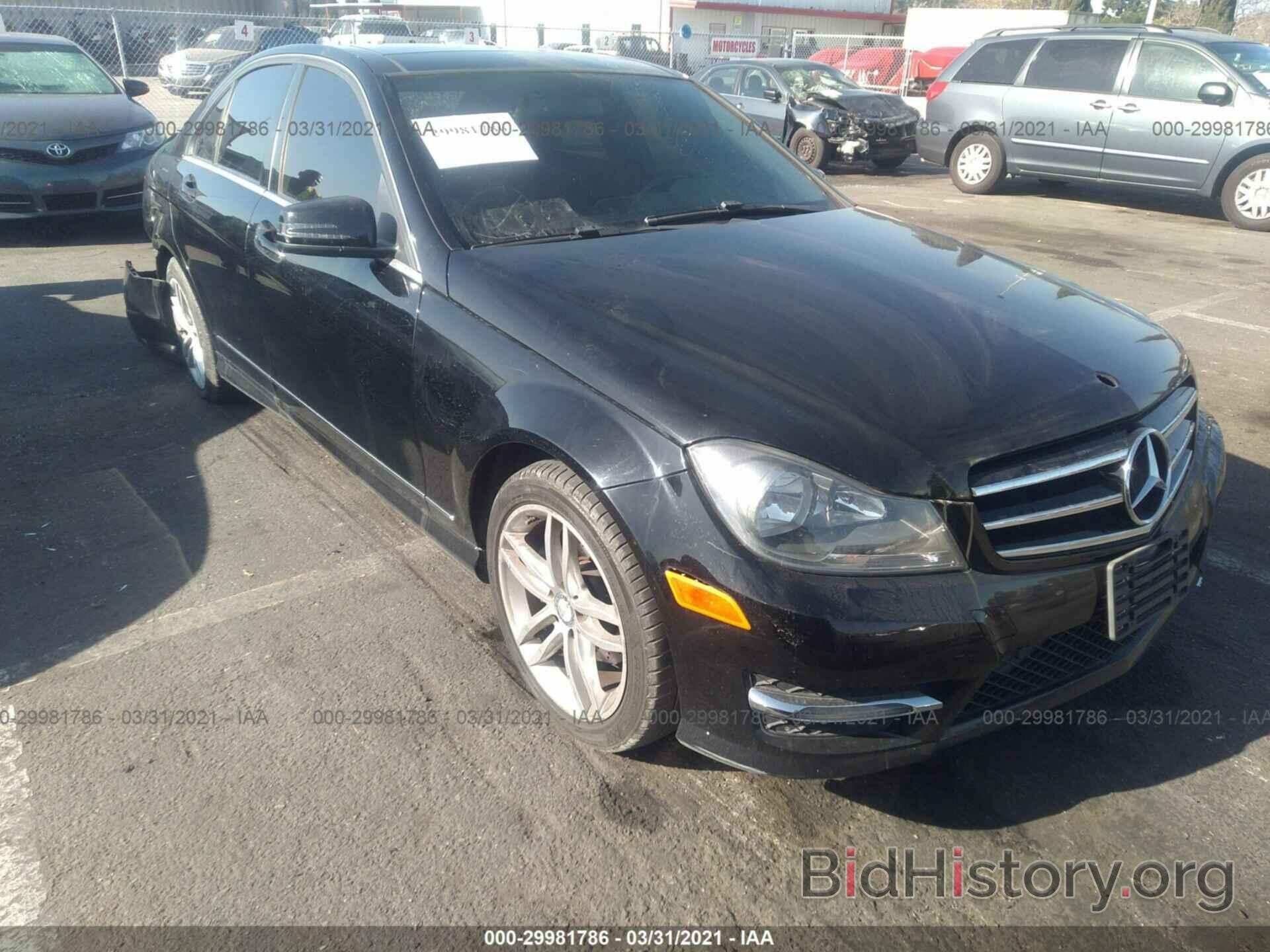 Photo WDDGF4HB5EG207725 - MERCEDES-BENZ C-CLASS 2014