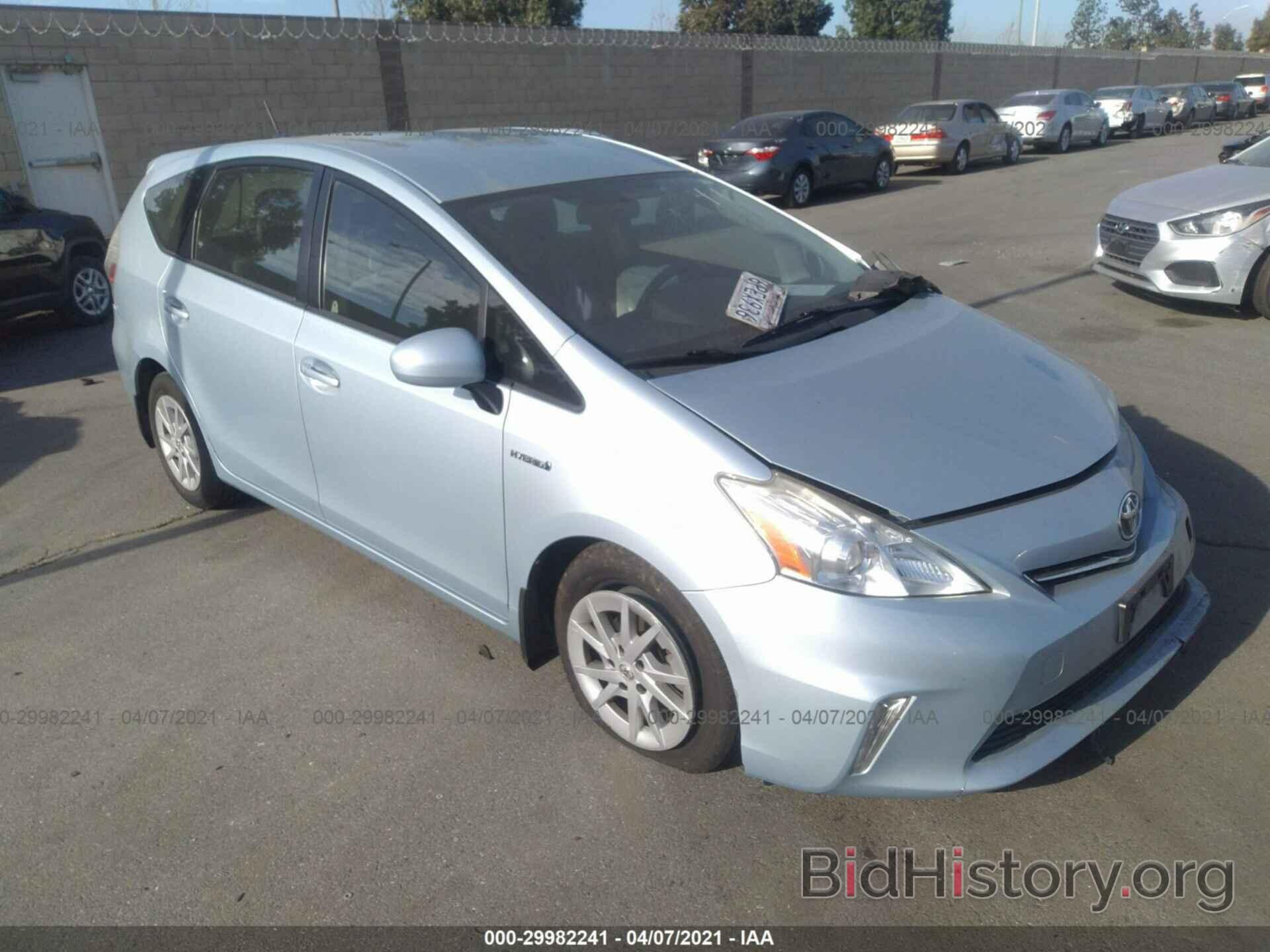 Фотография JTDZN3EU2EJ014389 - TOYOTA PRIUS V 2014