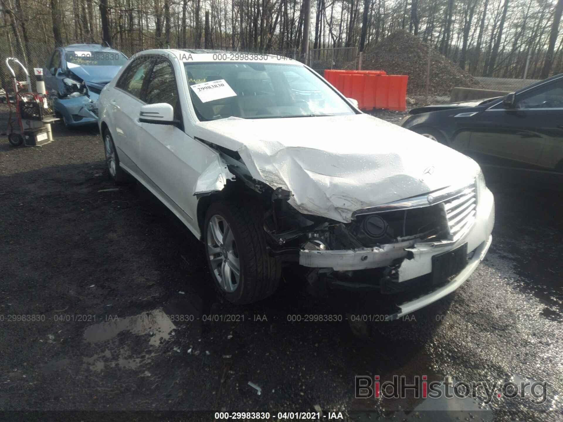 Photo WDDHF8HB4BA429876 - MERCEDES-BENZ E-CLASS 2011