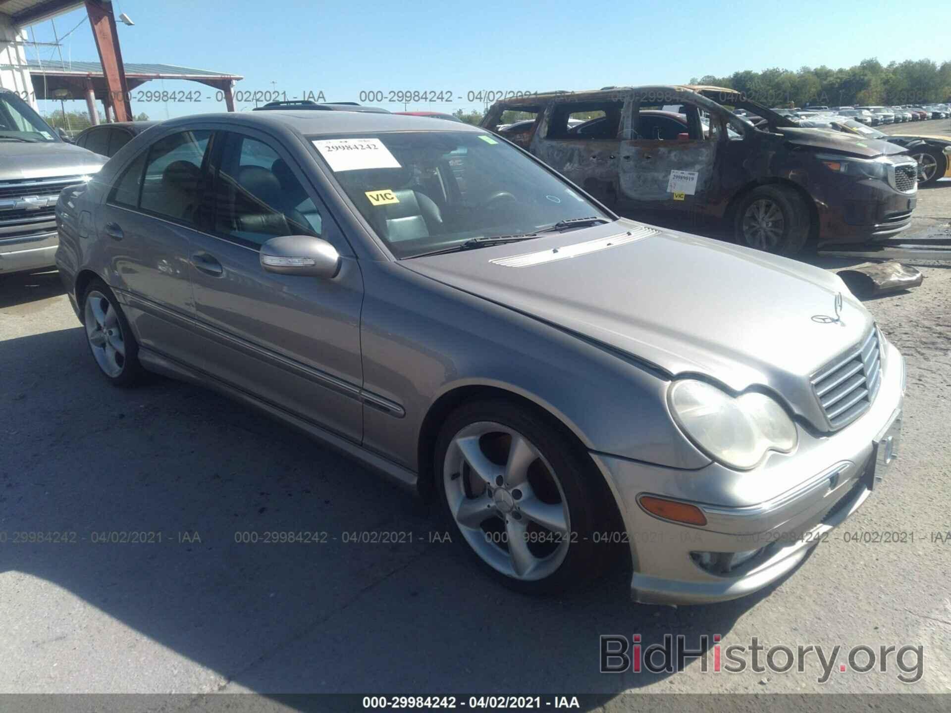 Photo WDBRF52HX6A899098 - MERCEDES-BENZ C-CLASS 2006