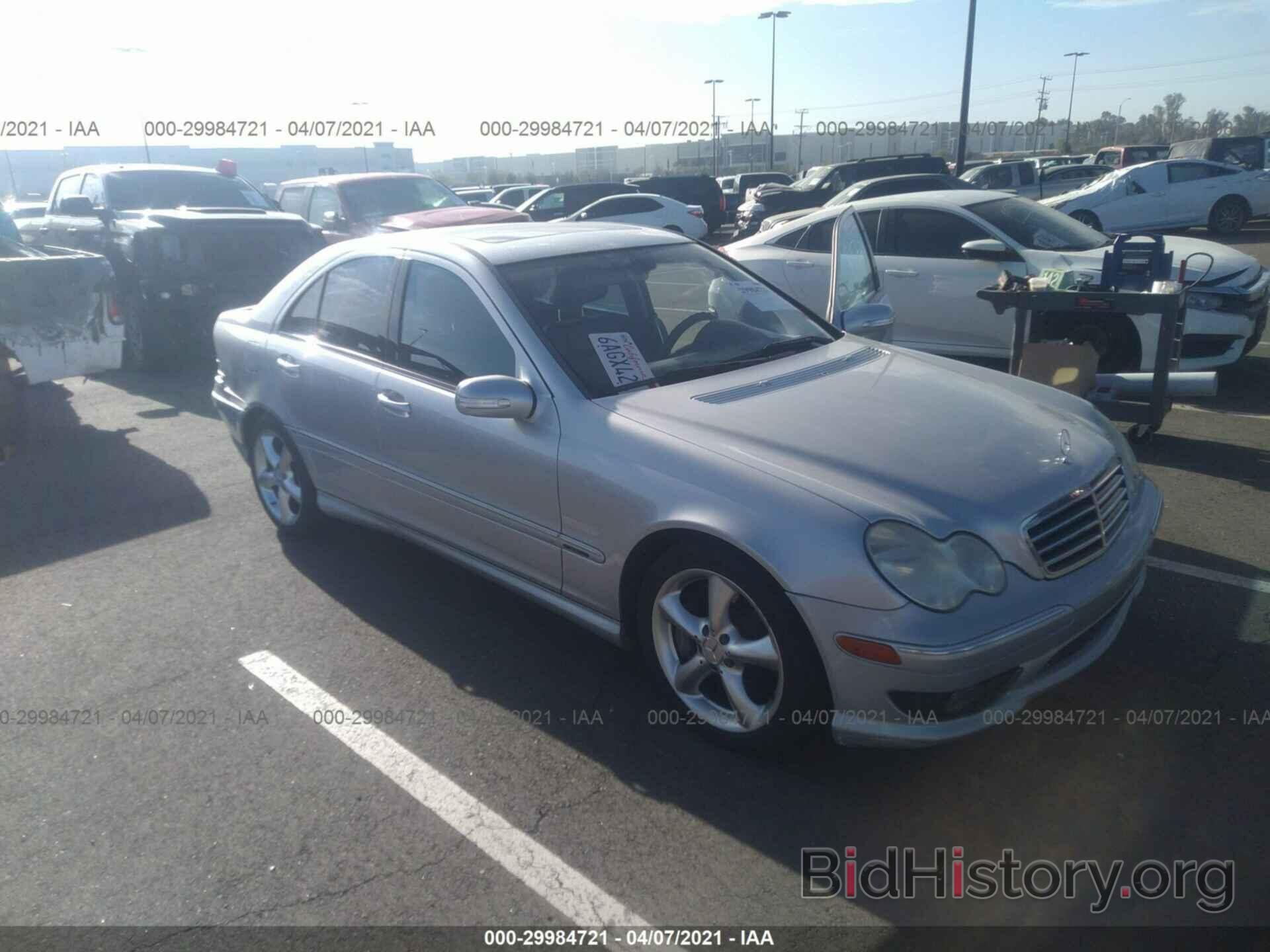 Photo WDBRF56H16F750608 - MERCEDES-BENZ C-CLASS 2006