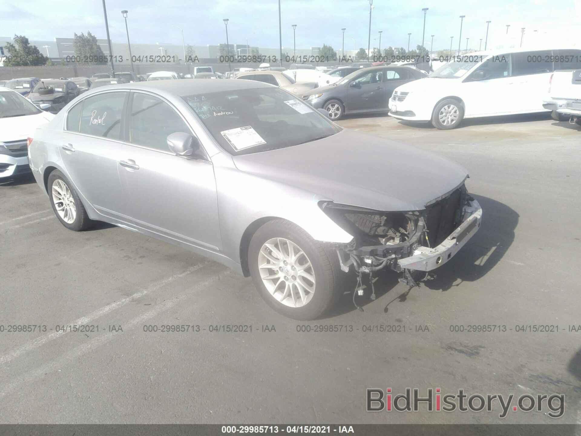 Photo KMHGC4DE5BU136649 - HYUNDAI GENESIS 2011