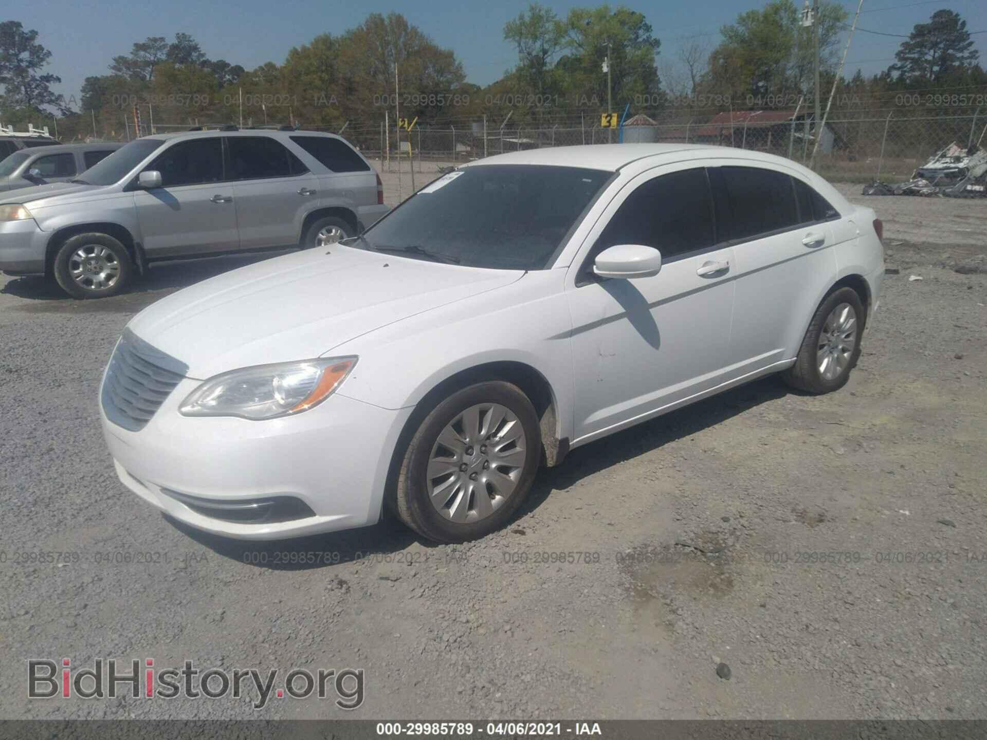 2012 CHRYSLER 200 - VIN: 1C3CCBAB1CN319564 - Фото 2