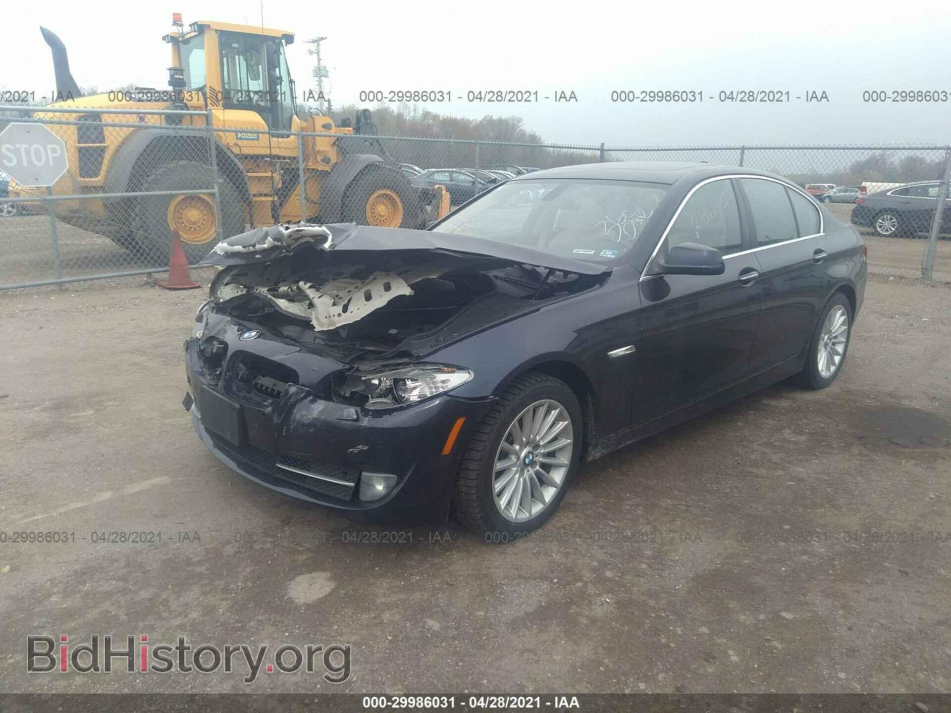 2011 BMW 5 SERIES - VIN: WBAFR7C56BC604151 - Фото 2