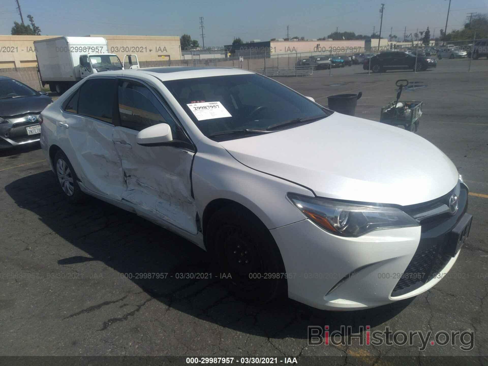 Photo 4T1BF1FK5HU277944 - TOYOTA CAMRY 2017