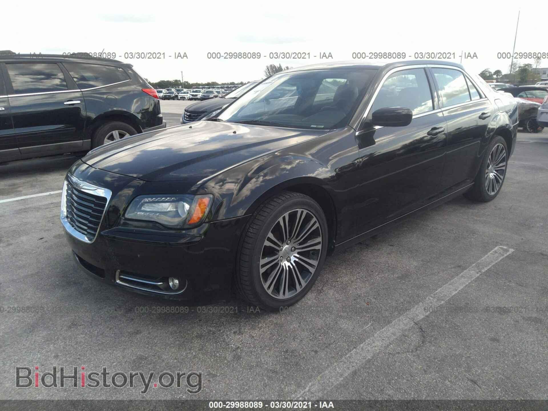 2013 CHRYSLER 300 - VIN: 2C3CCABG6DH564343 - Фото 2