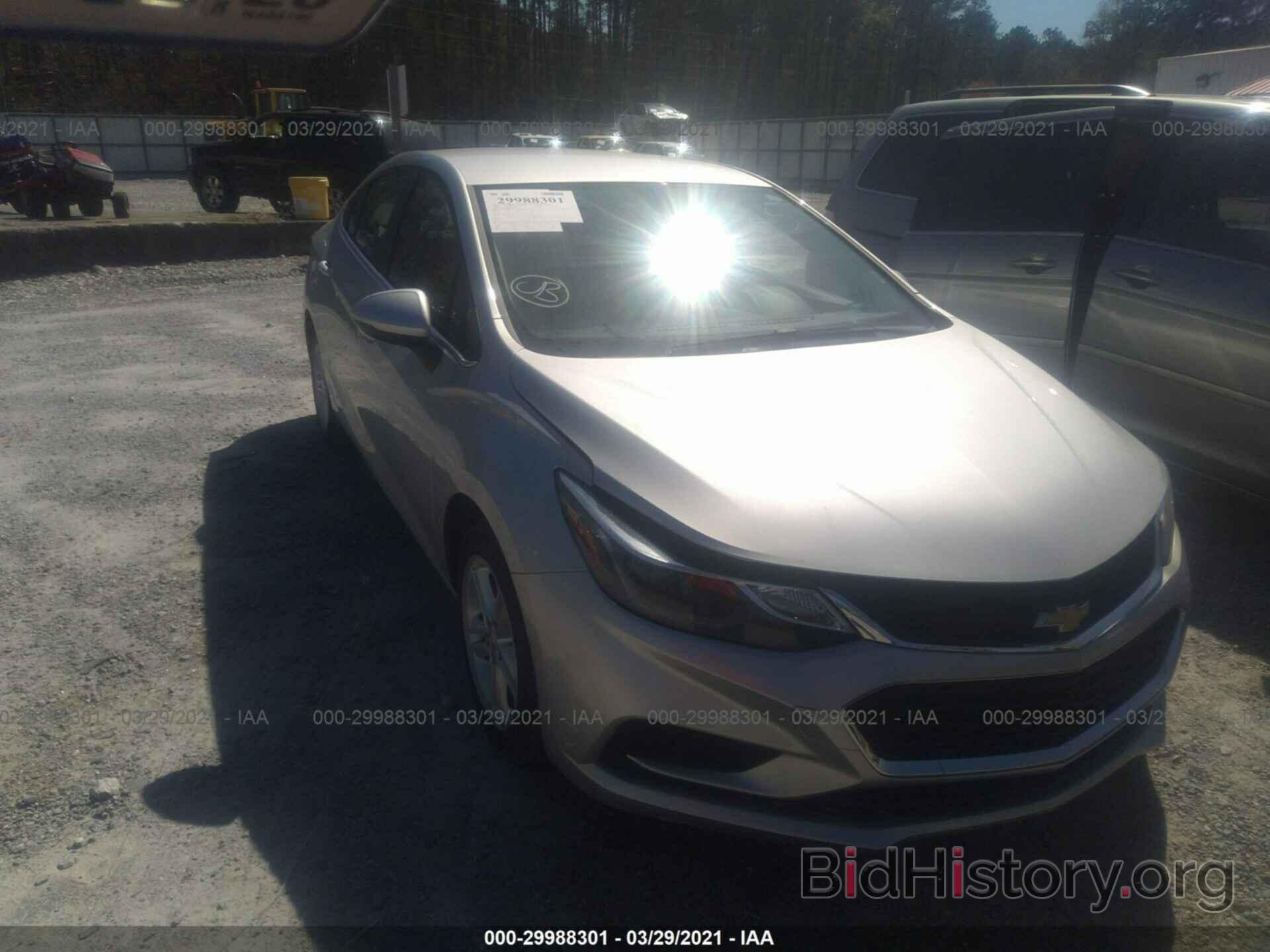 Photo 1G1BE5SM8J7180188 - CHEVROLET CRUZE 2018