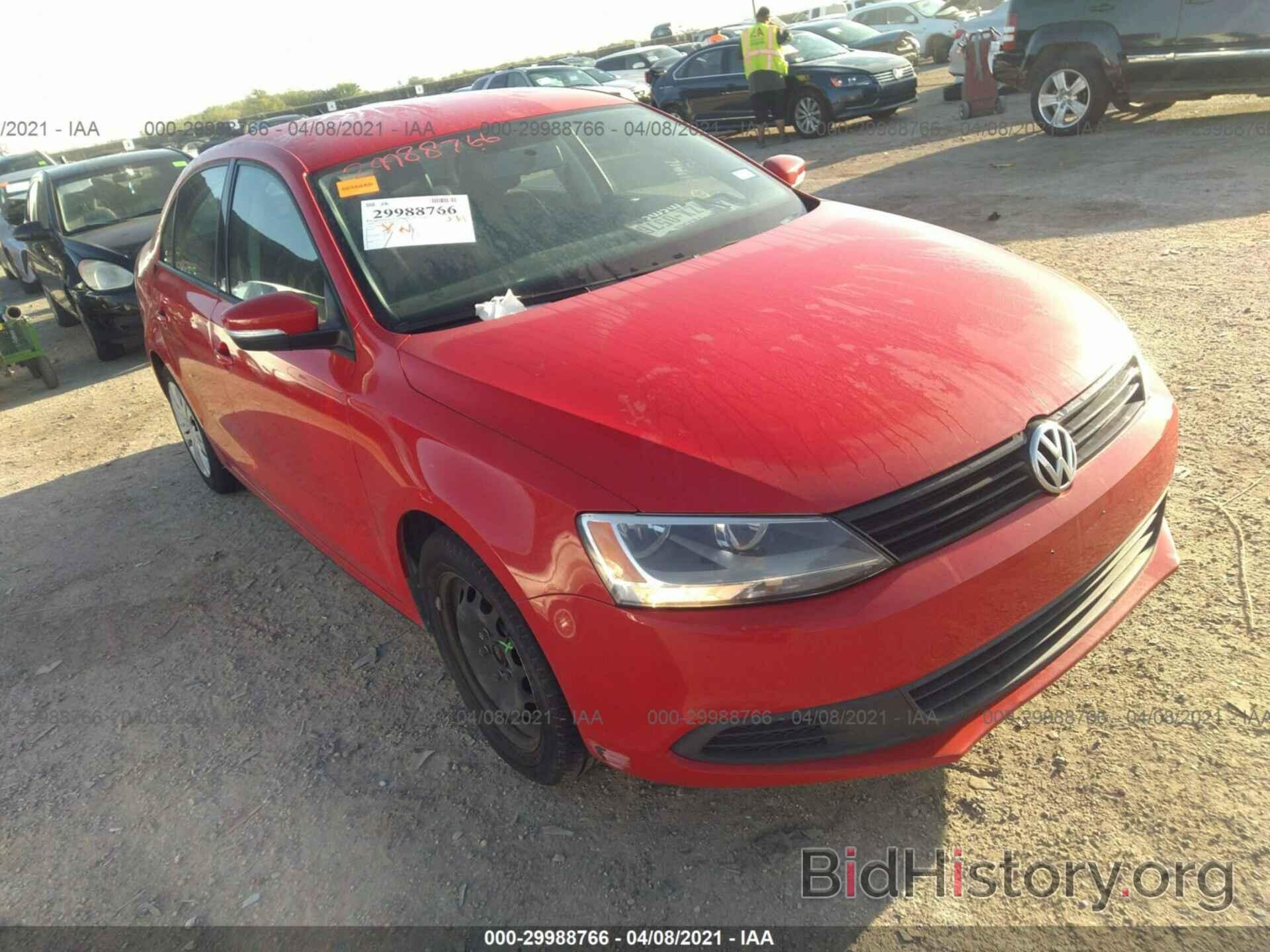 Фотография 3VWD17AJ5EM247370 - VOLKSWAGEN JETTA SEDAN 2014