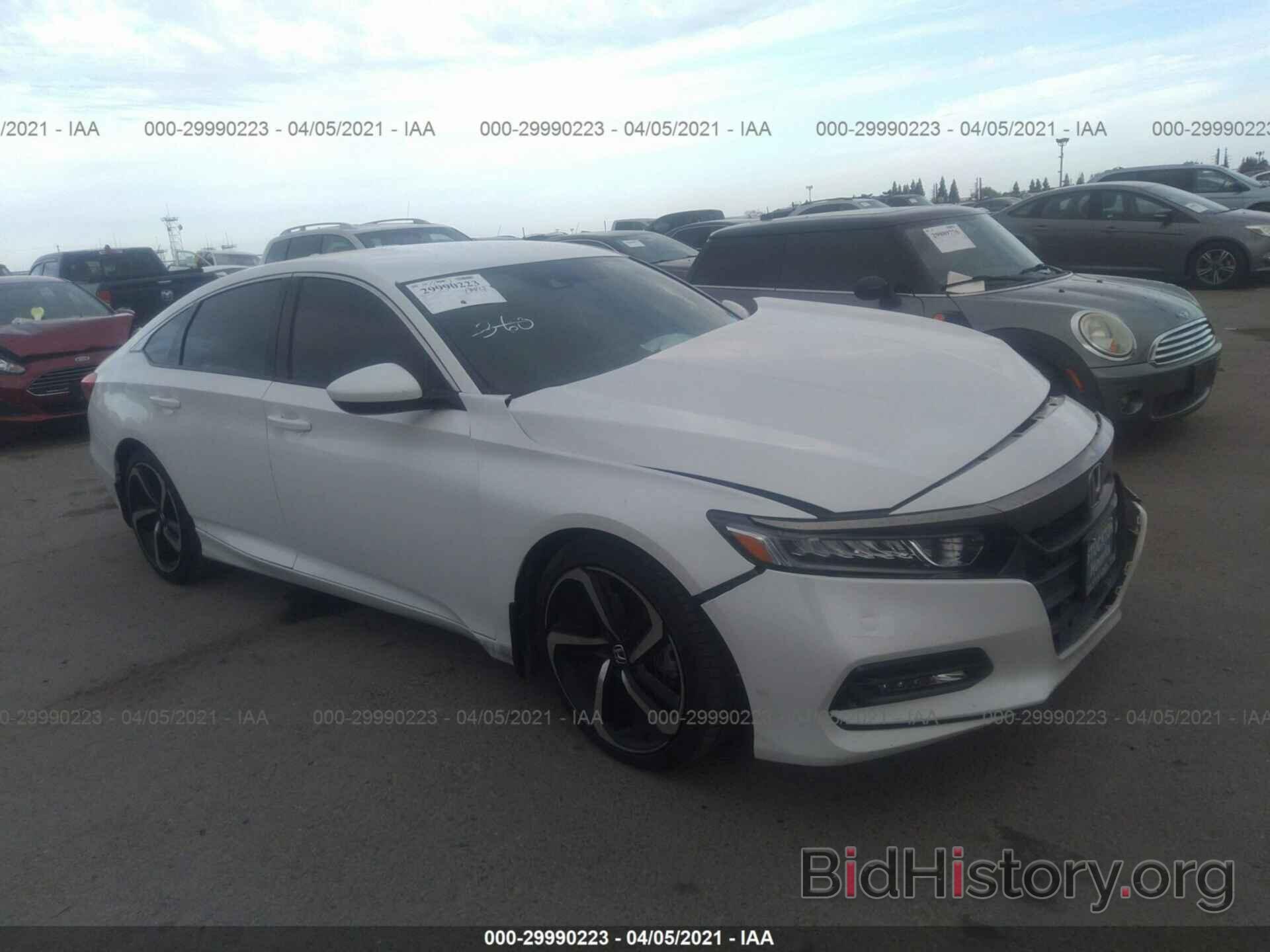 Photo 1HGCV1F30JA184567 - HONDA ACCORD SEDAN 2018