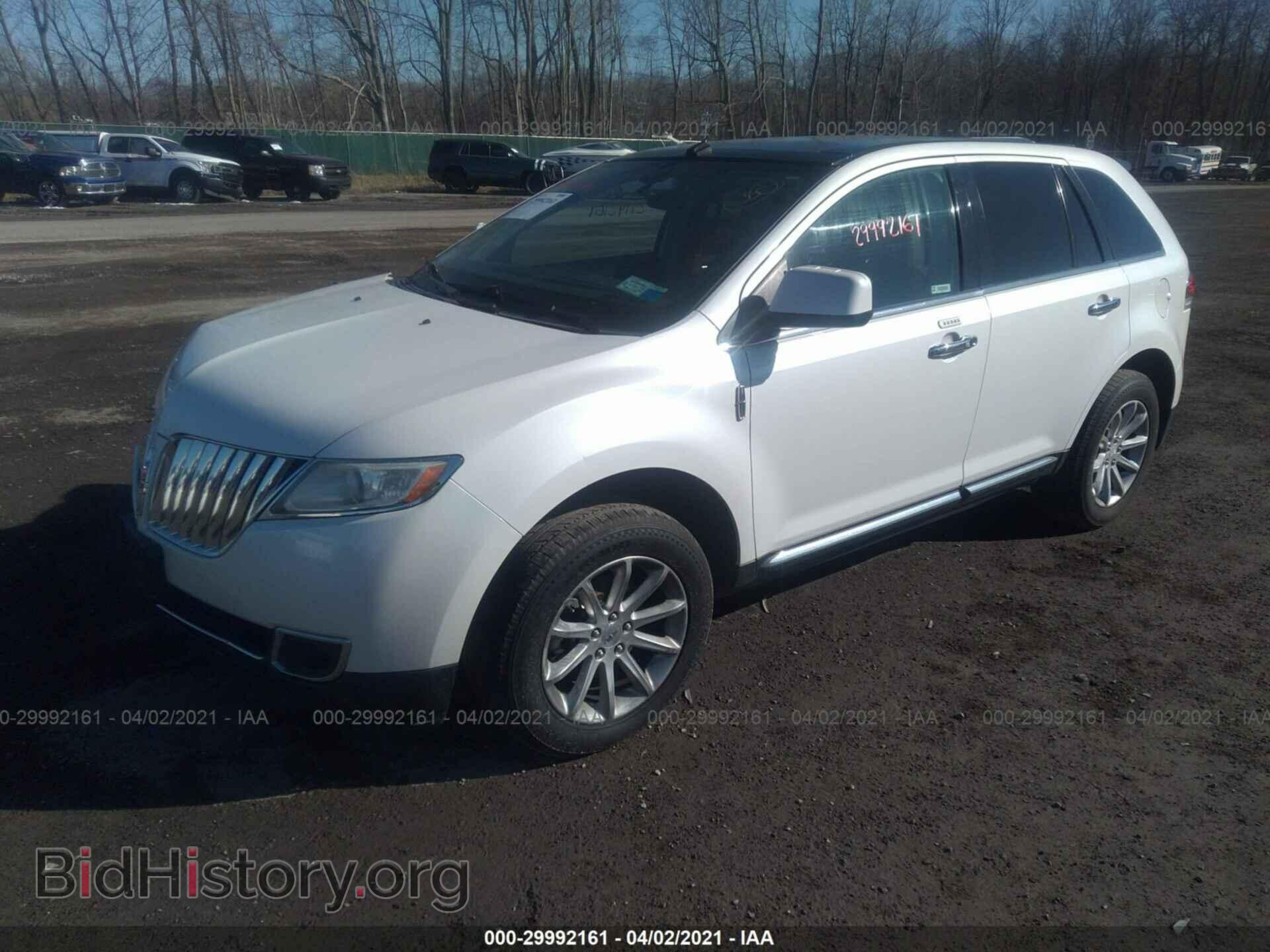 2011 LINCOLN MKX - VIN: 2LMDJ8JK7BBJ06377 - Фото 2