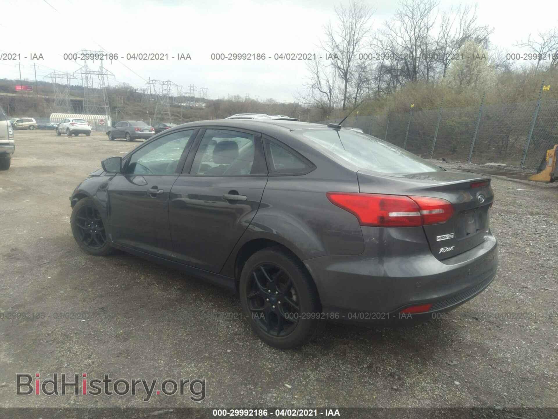 2016 FORD FOCUS - VIN: 1FADP3F2XGL327804 - Фото 3