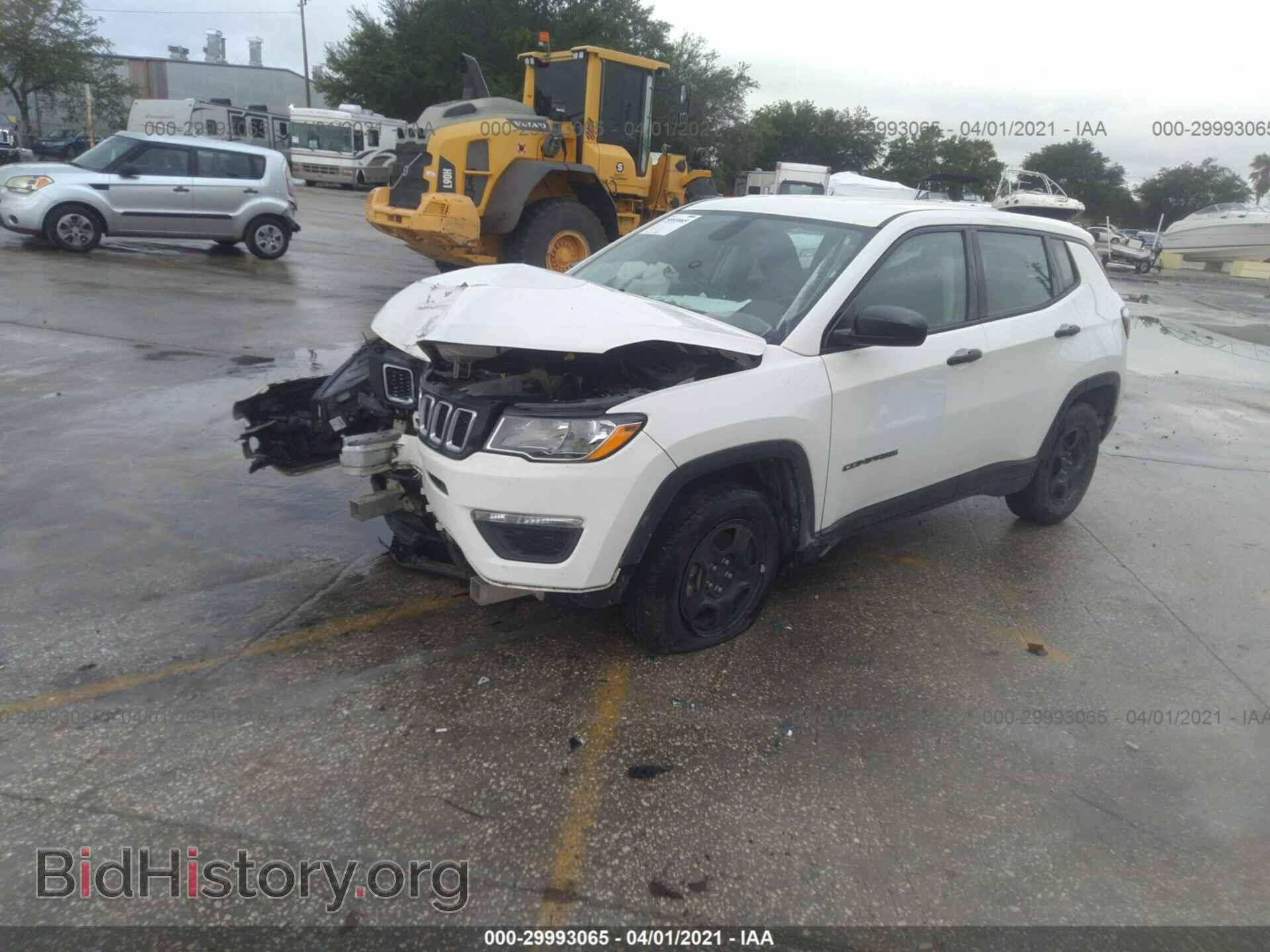 2018 JEEP COMPASS - VIN: 3C4NJCAB6JT151773 - Фото 2