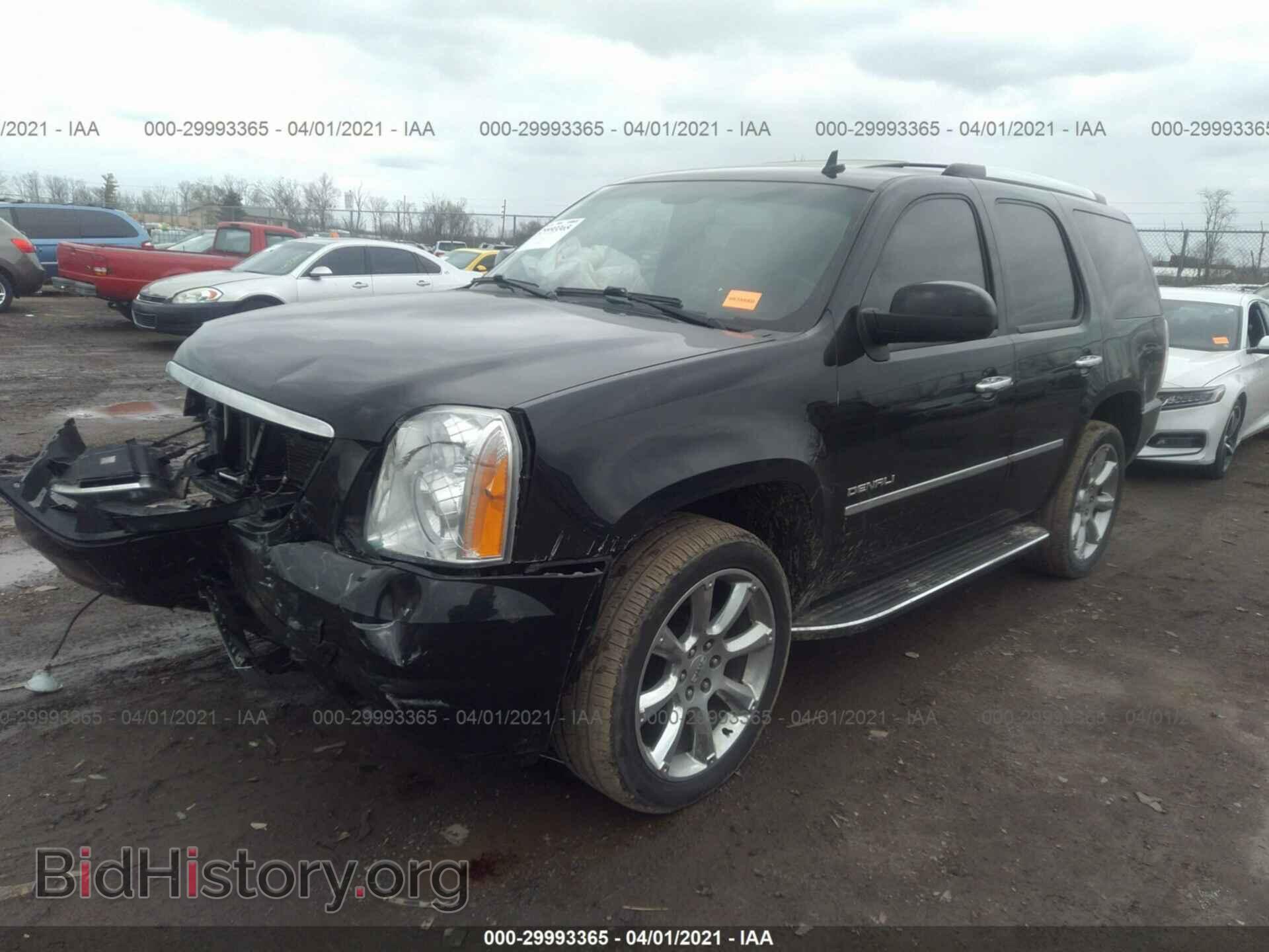 2011 GMC YUKON - VIN: 1GKS2EEF0BR304977 - Photo 2