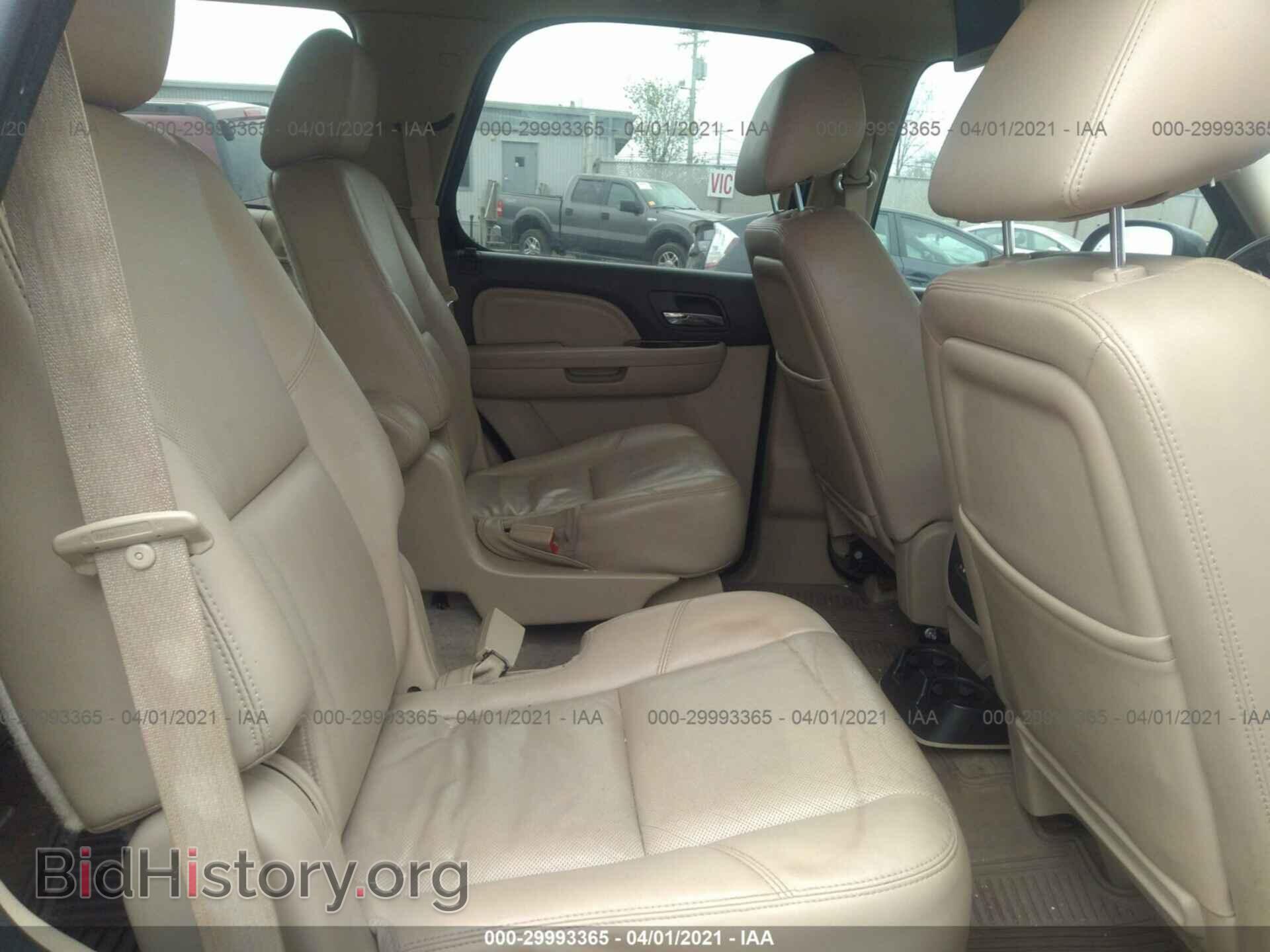 2011 GMC YUKON - VIN: 1GKS2EEF0BR304977 - Photo 8