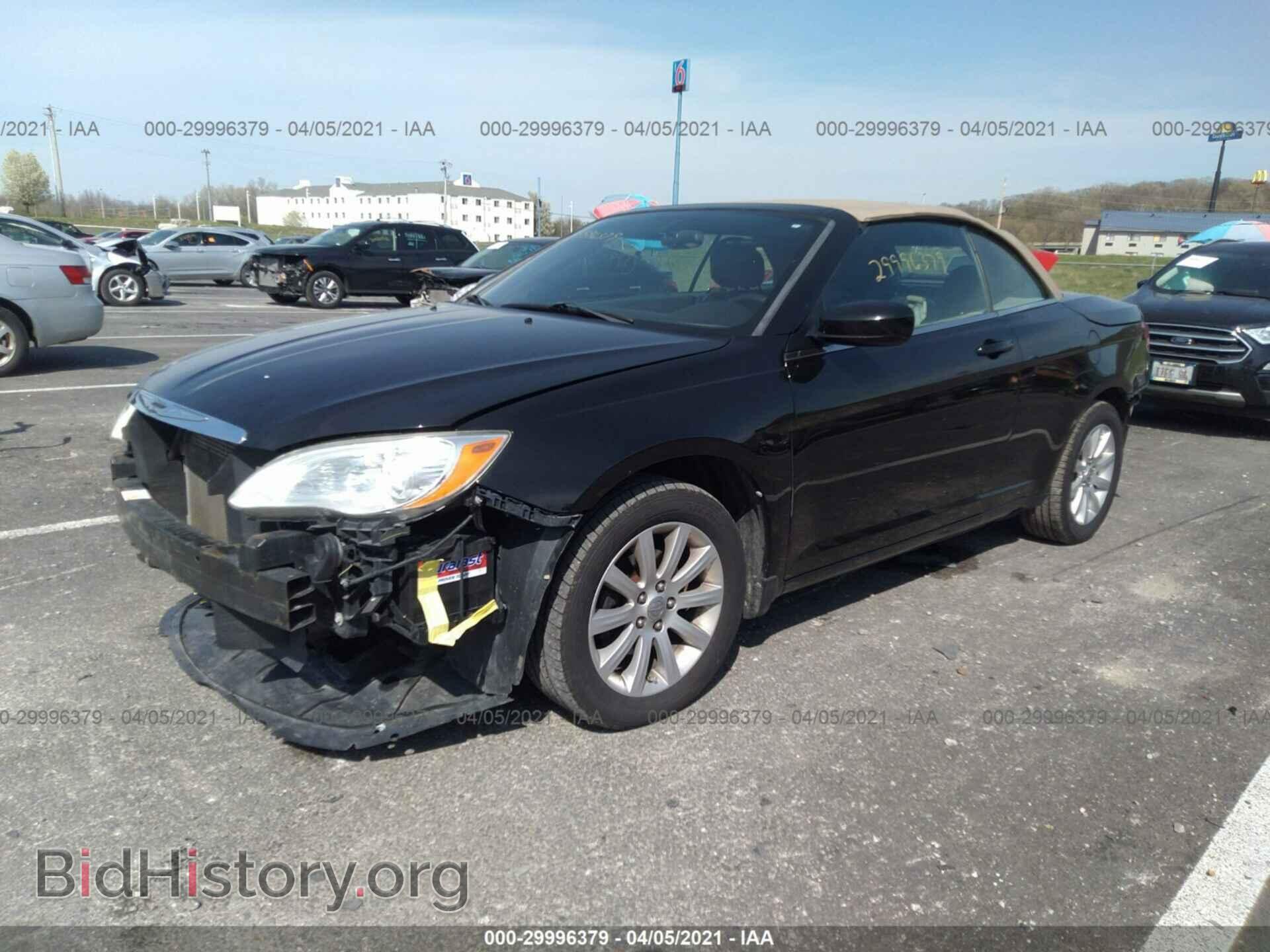 2013 CHRYSLER 200 - VIN: 1C3BCBEB3DN511771 - Фото 2
