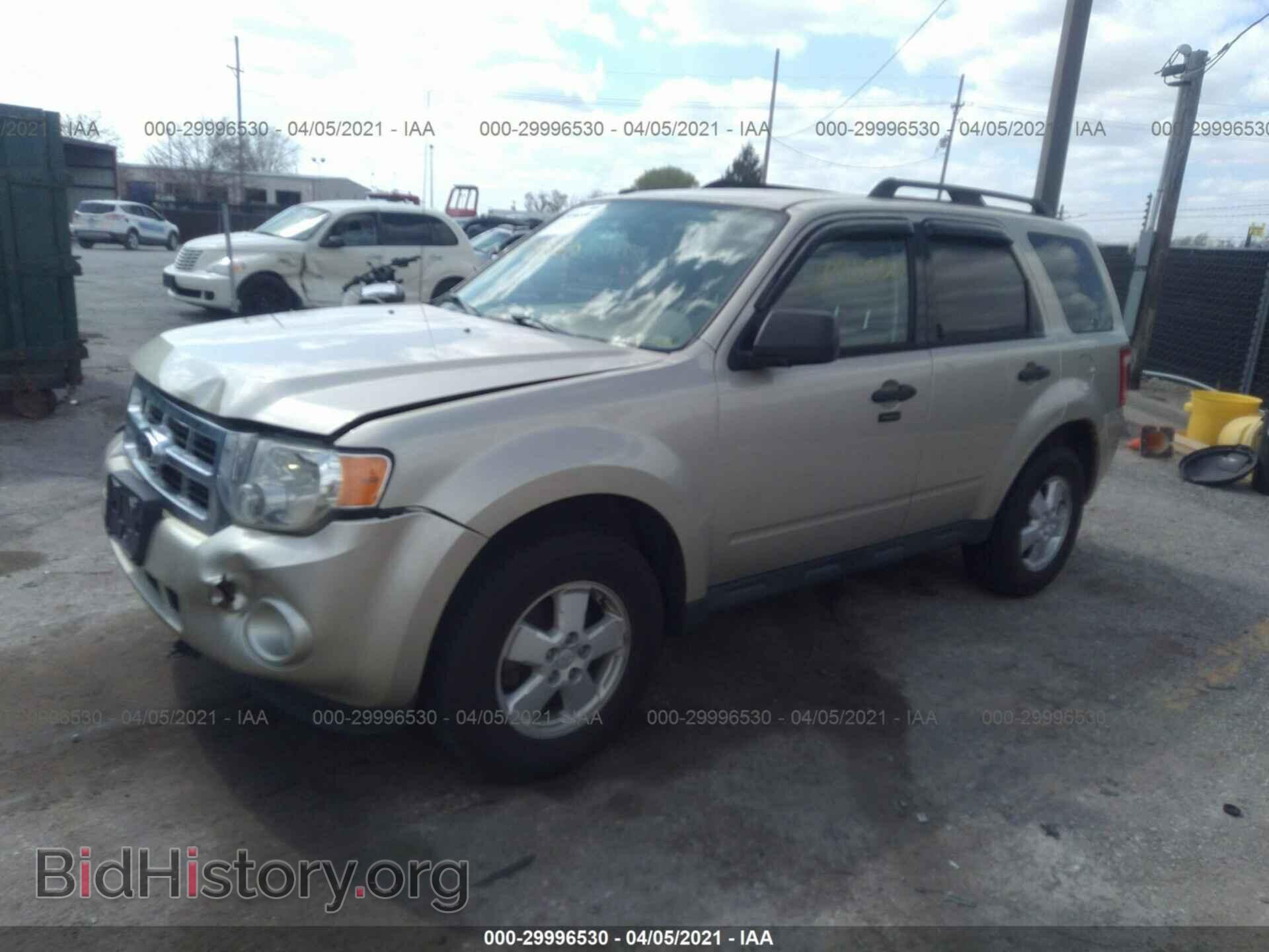 2011 FORD ESCAPE - VIN: 1FMCU9D77BKB21396 - Фото 2