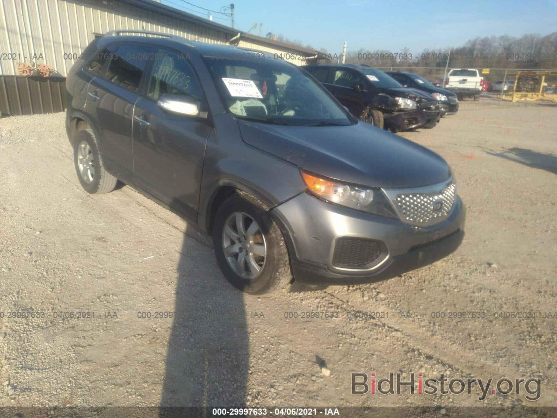 Photo 5XYKTDA25DG319109 - KIA SORENTO 2013