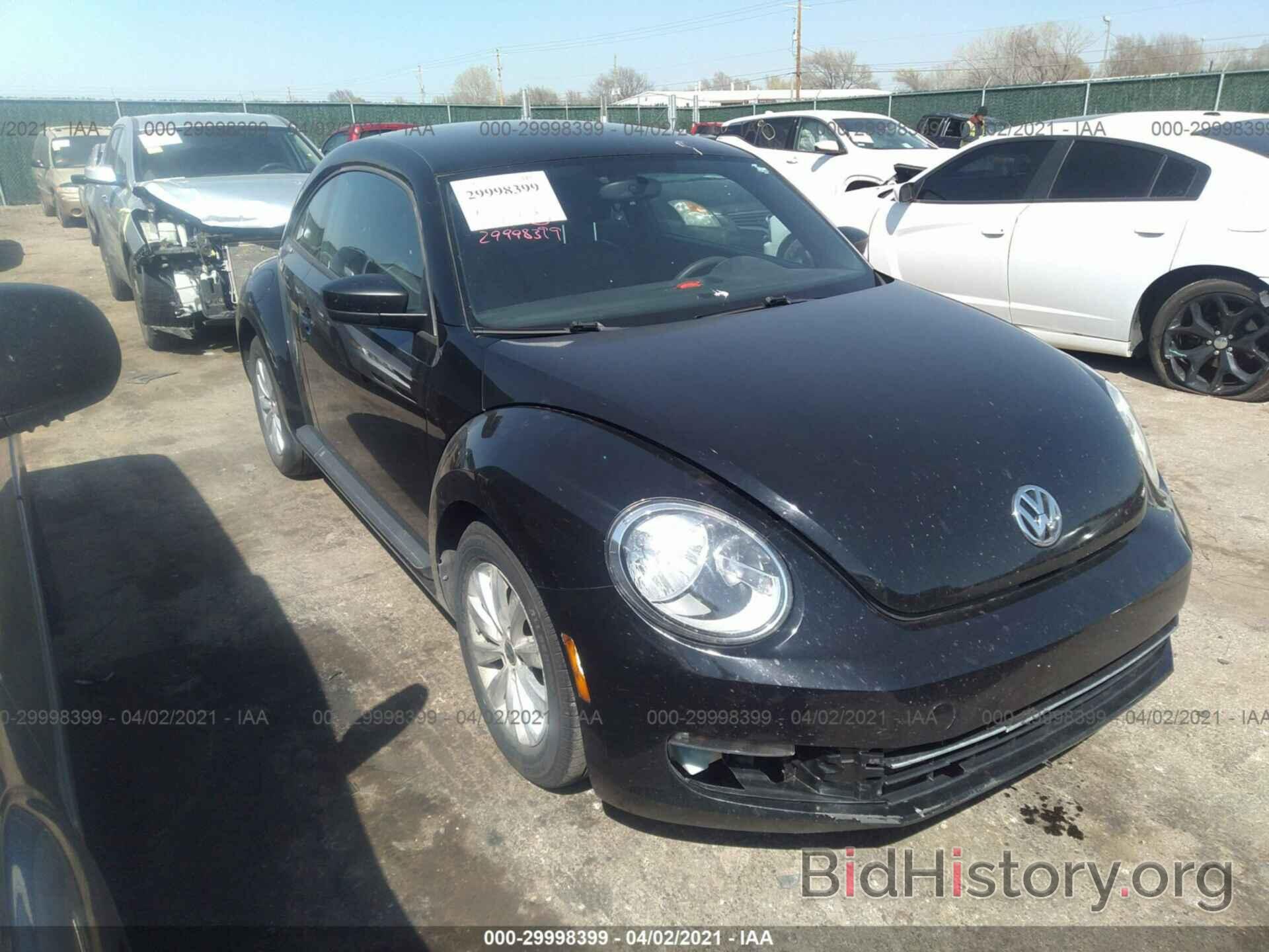Photo 3VWFP7AT8DM642361 - VOLKSWAGEN BEETLE COUPE 2013
