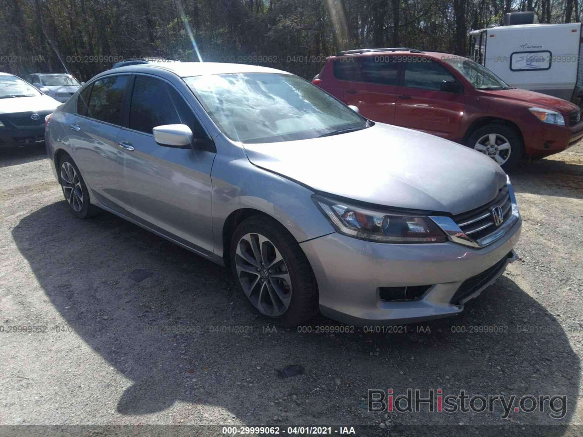 Photo 1HGCR2F53FA030907 - HONDA ACCORD SEDAN 2015