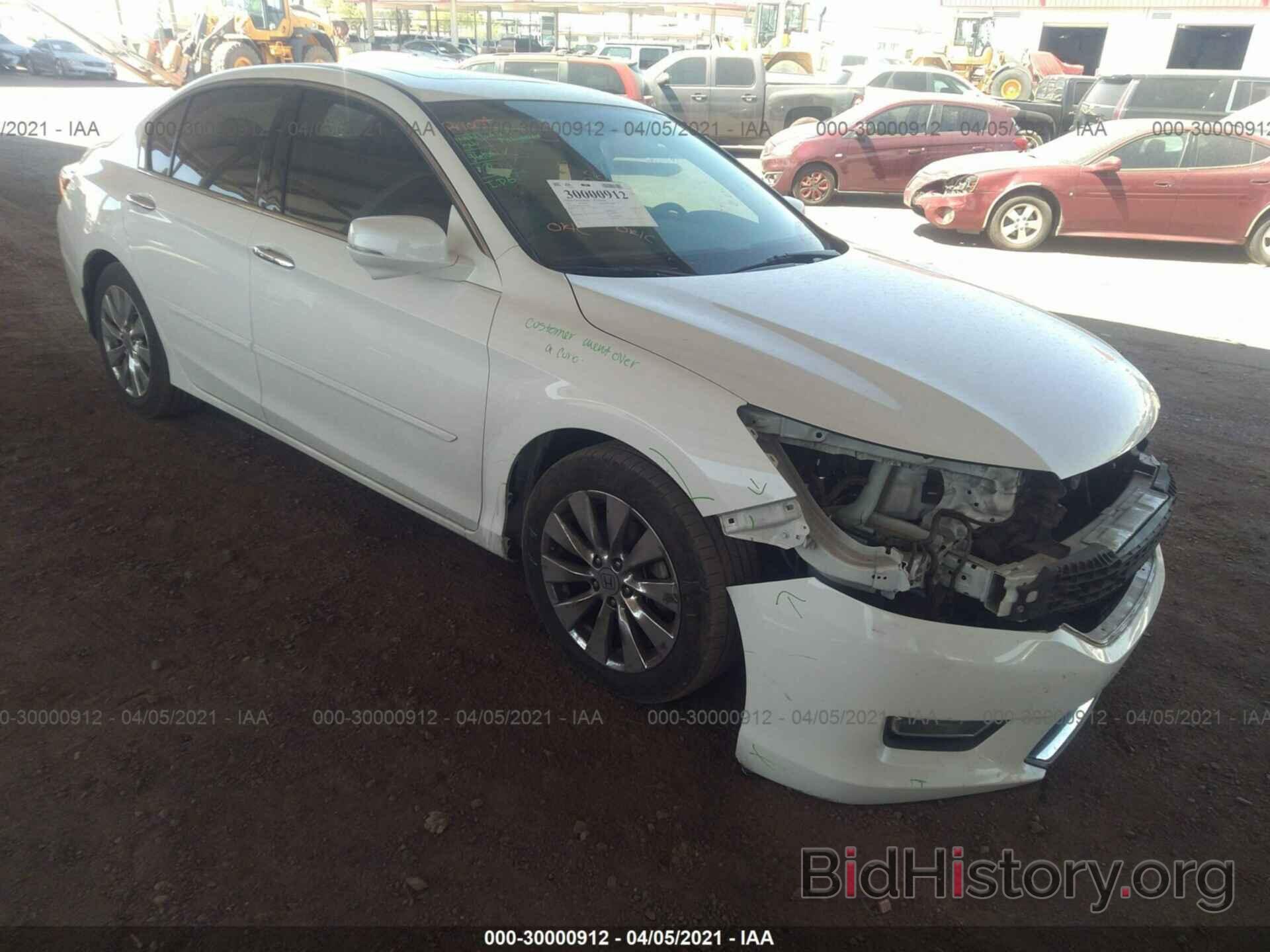 Photo 1HGCR3F84DA026930 - HONDA ACCORD SDN 2013