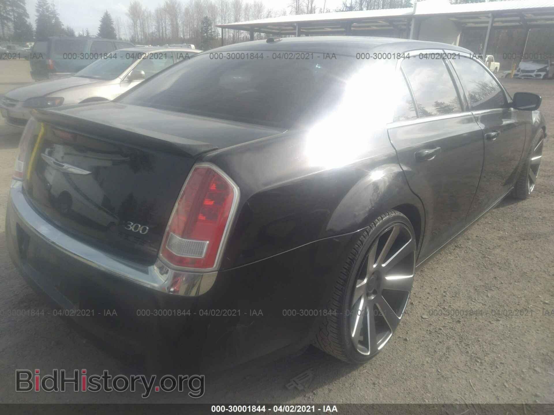 2013 CHRYSLER 300 - VIN: 2C3CCAAG8DH657043 - Фото 4