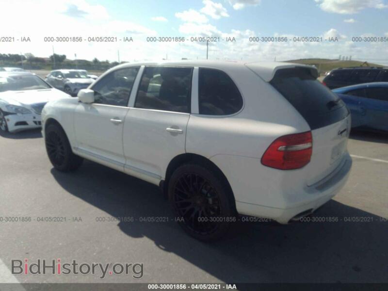 2010 Porsche CAYENNE (VIN WP1AA2AP6ALA05498) — фото 3 из 11