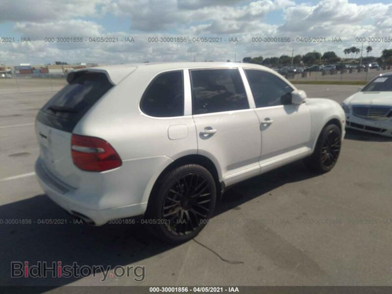 2010 Porsche CAYENNE (VIN WP1AA2AP6ALA05498) — фото 4 из 11