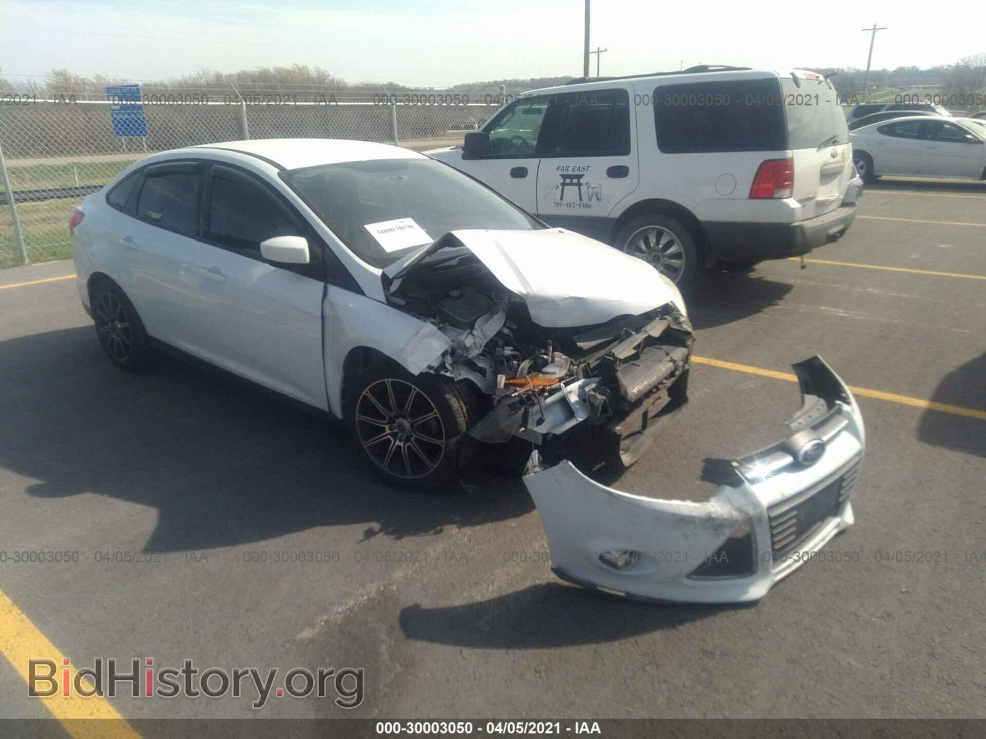 Photo 1FAHP3F2XCL153924 - FORD FOCUS 2012