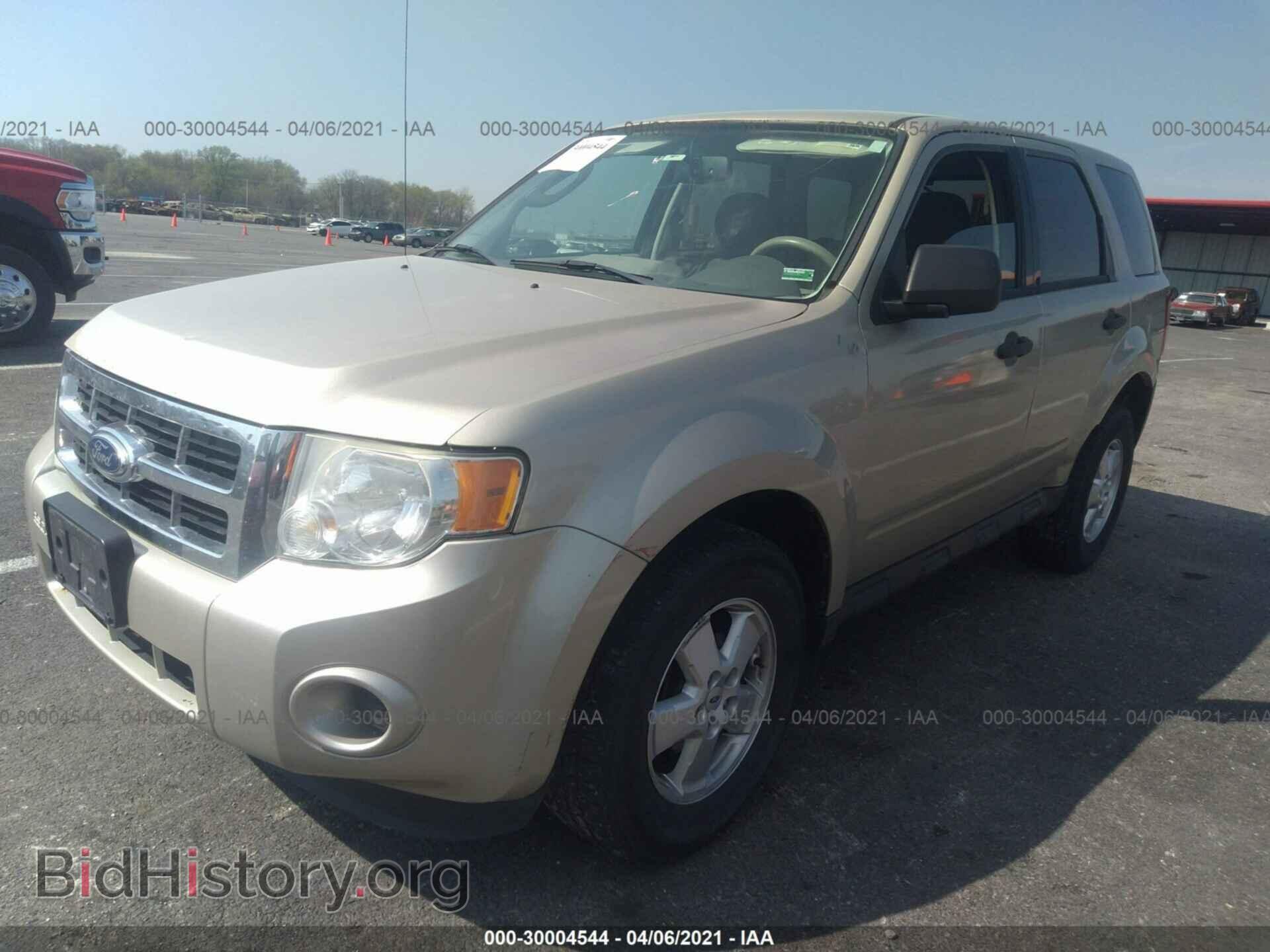 2011 FORD ESCAPE - VIN: 1FMCU9C75BKA99576 - Фото 2