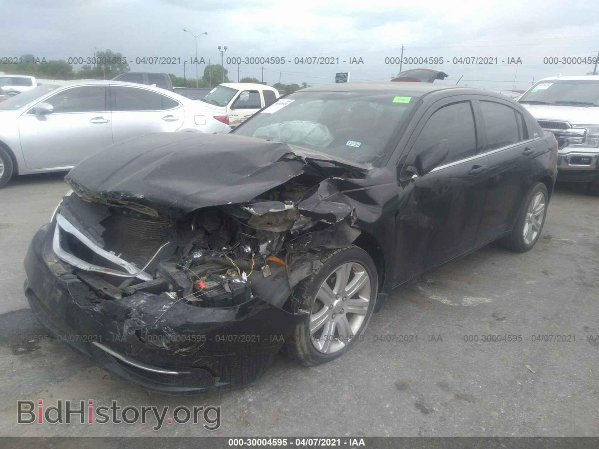 2012 CHRYSLER 200 - VIN: 1C3CCBBB2CN164201 - Photo 2