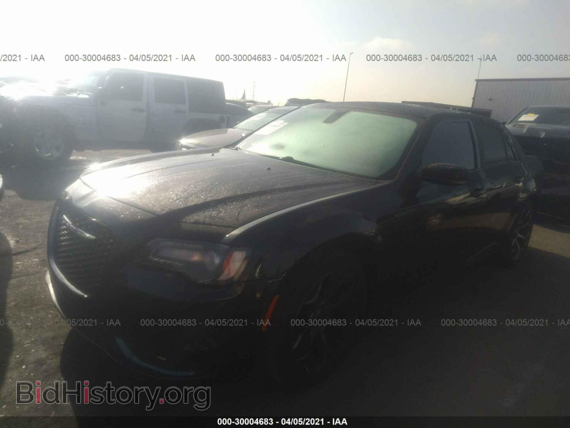 2015 CHRYSLER 300 - VIN: 2C3CCABG2FH881927 - Фото 2