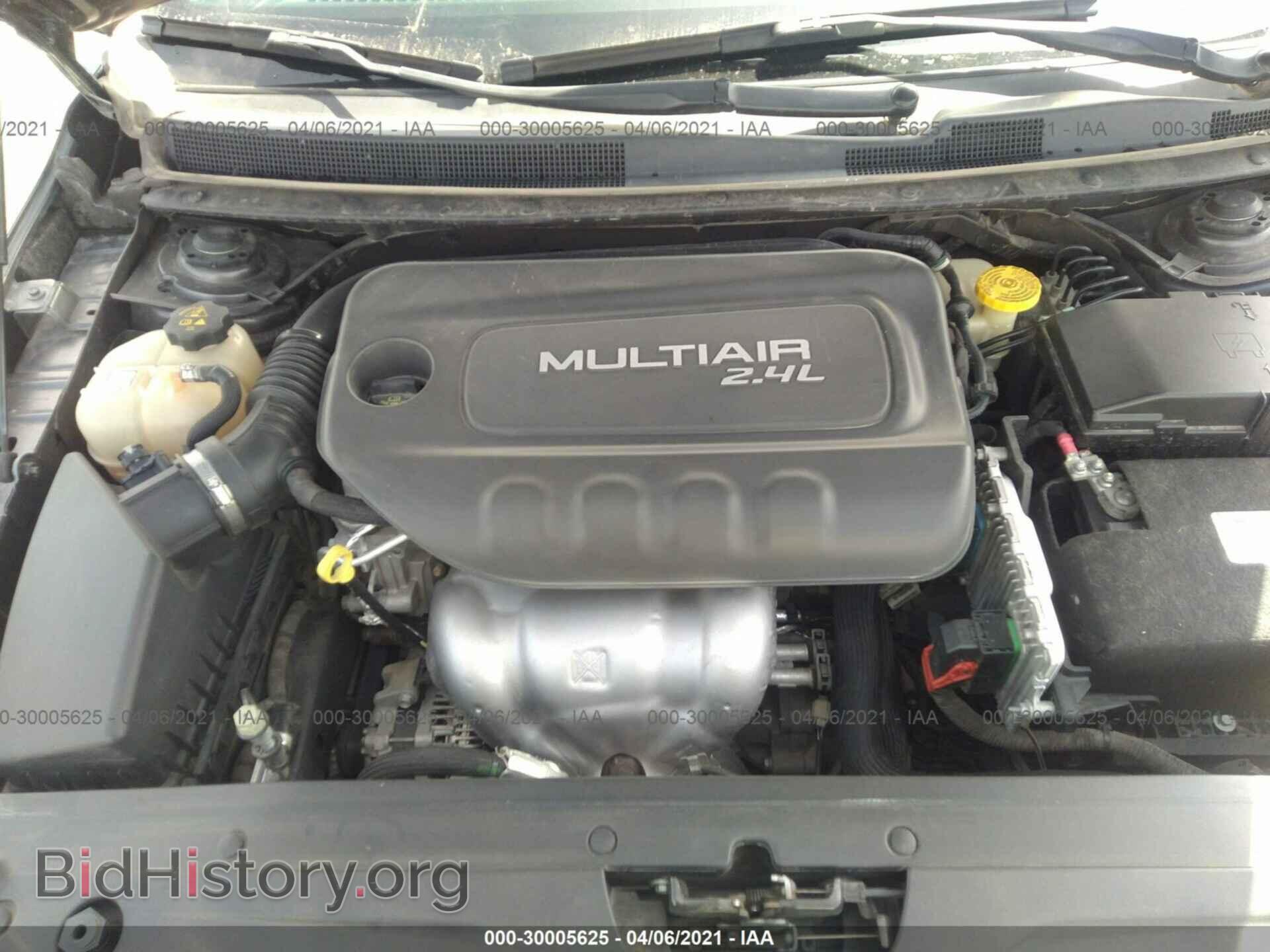 2015 CHRYSLER 200 - VIN: 1C3CCCBB1FN638083 - Фото 10