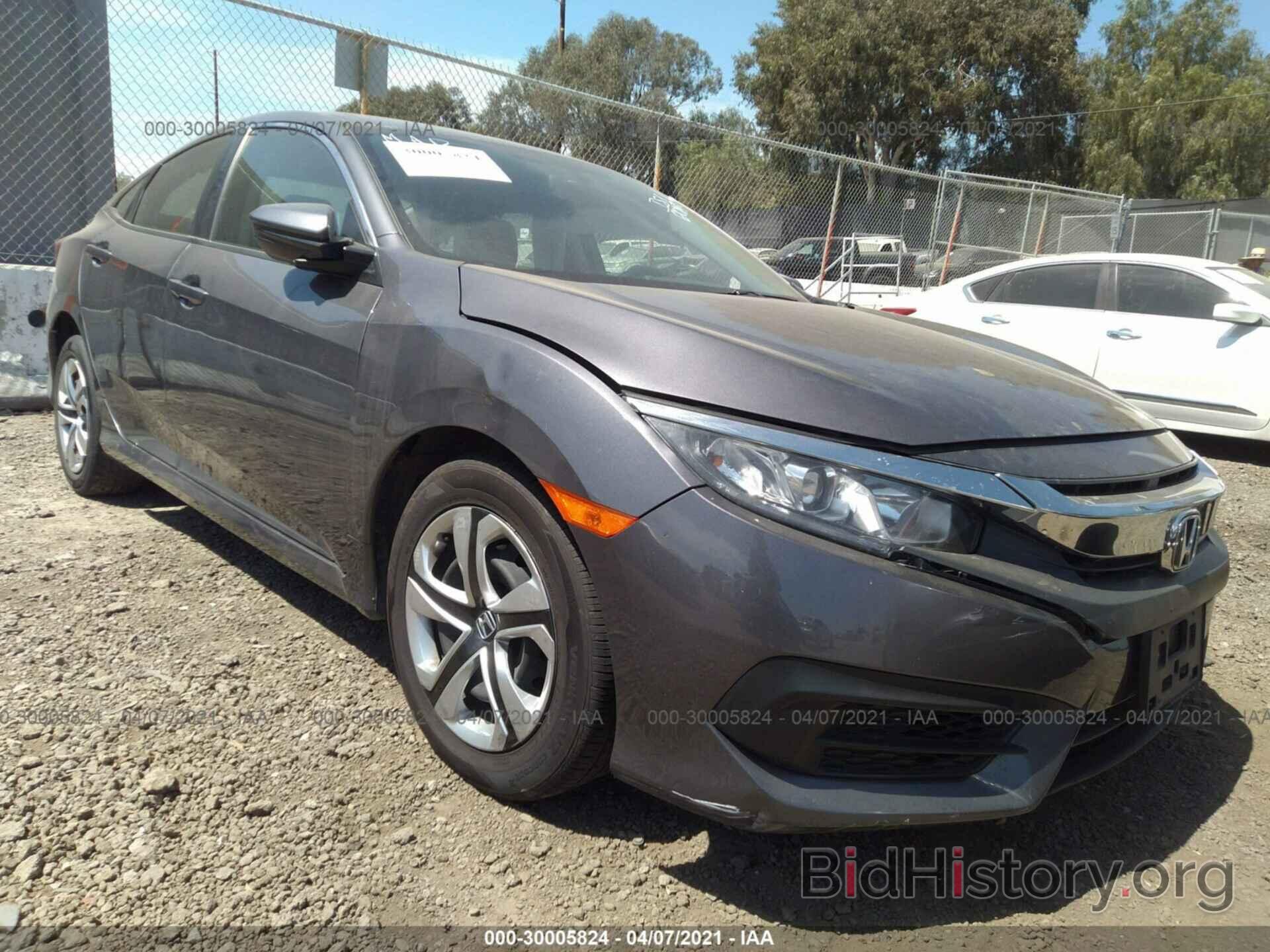 Photo 2HGFC2F52JH541890 - HONDA CIVIC SEDAN 2018