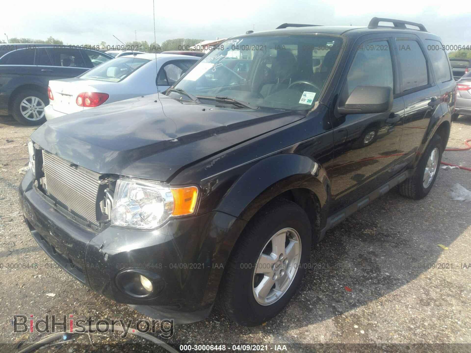 2011 FORD ESCAPE - VIN: 1FMCU0DG1BKB73618 - Фото 2