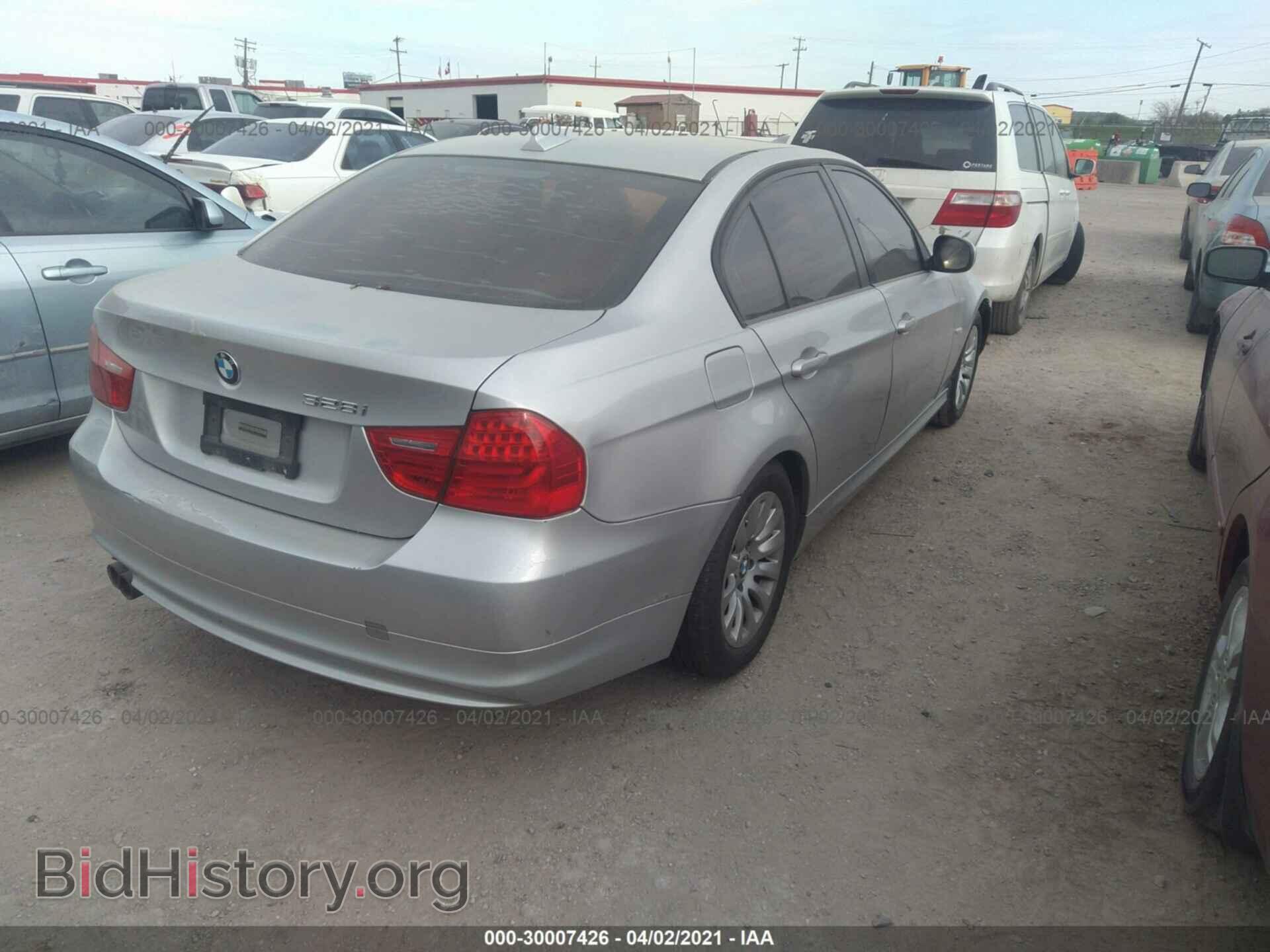 2009 BMW 3 SERIES - VIN: WBAPH73559E128870 - Фото 4