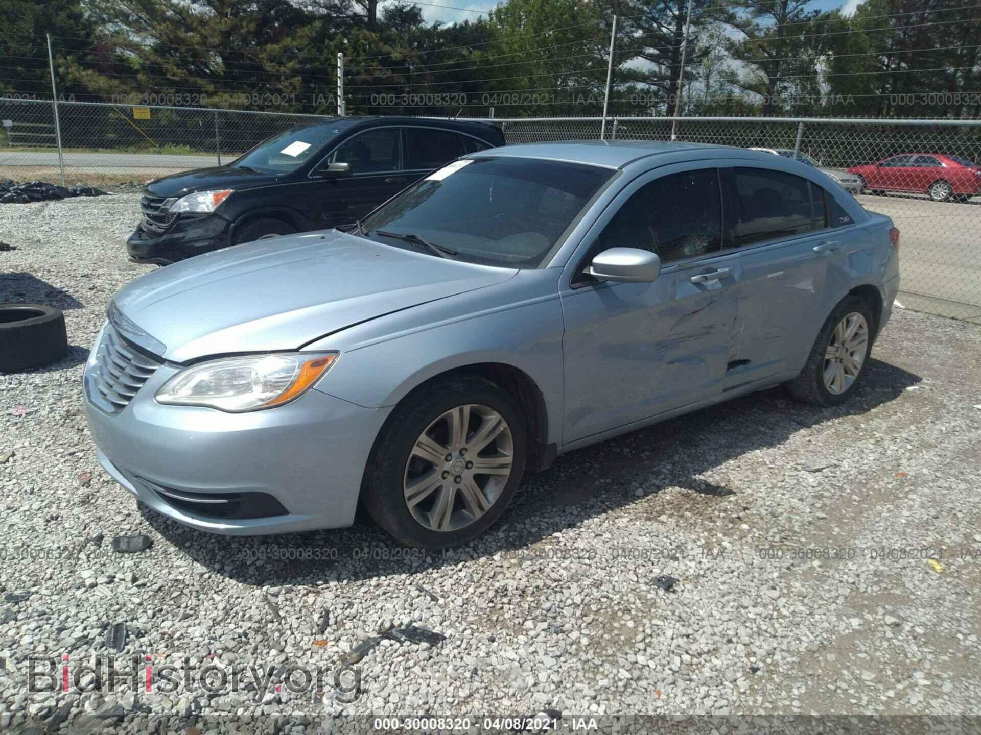 2013 CHRYSLER 200 - VIN: 1C3CCBBB2DN543748 - Photo 2