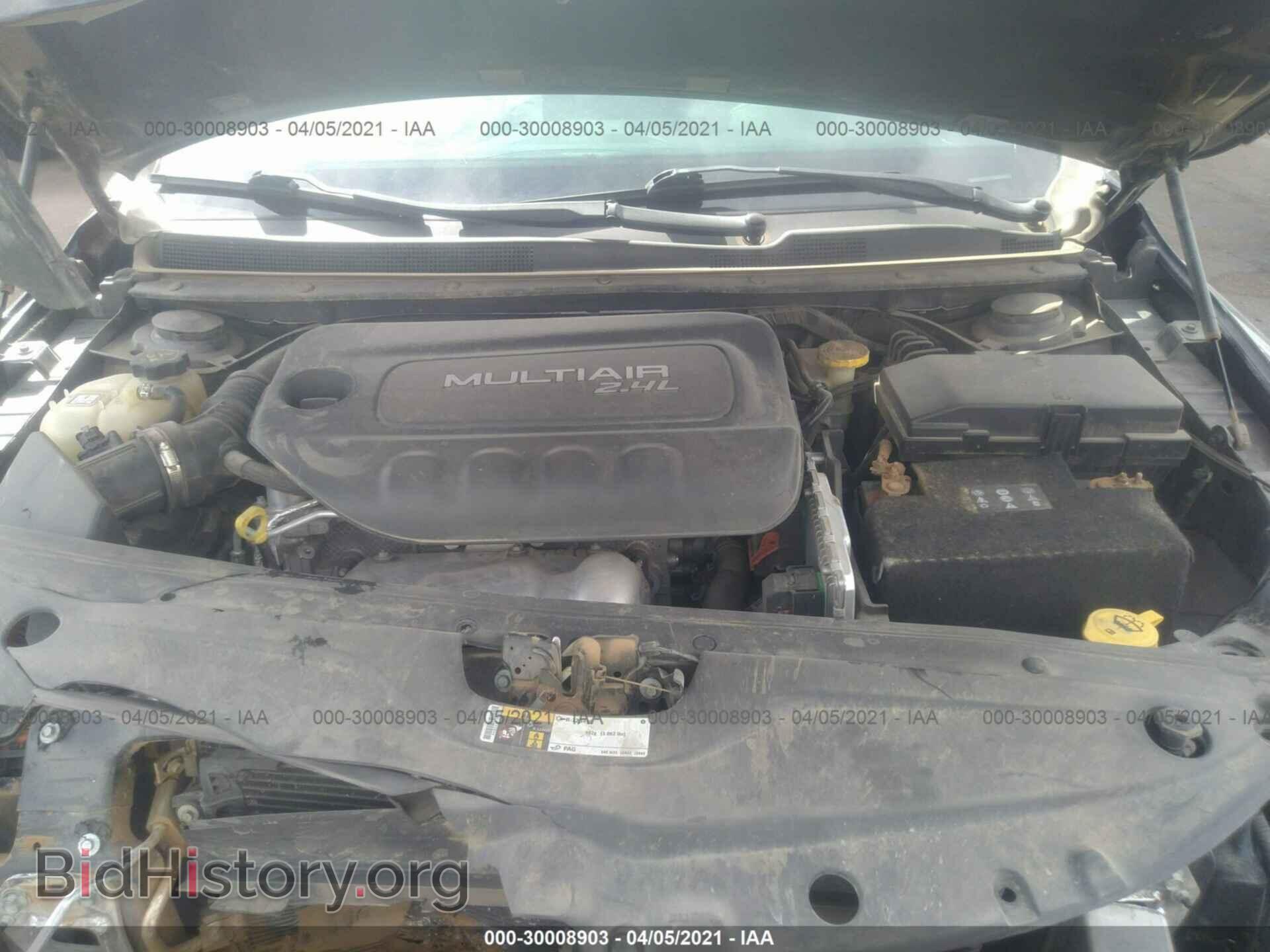 2016 CHRYSLER 200 - VIN: 1C3CCCAB2GN177138 - Фото 10