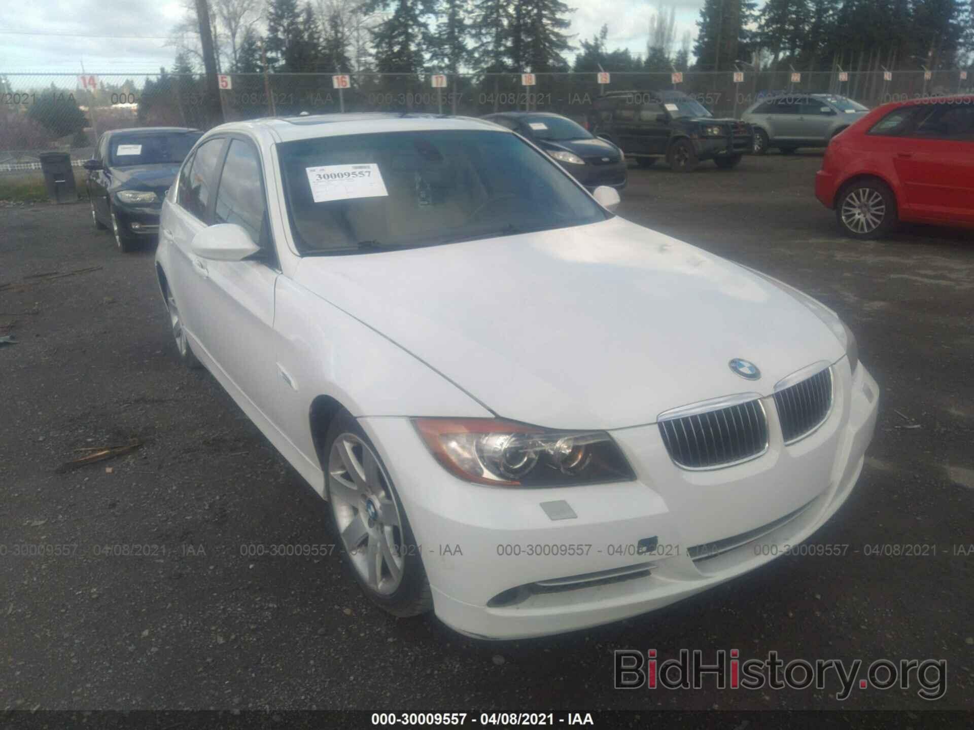 Photo WBAVB73518KY62737 - BMW 3 SERIES 2008