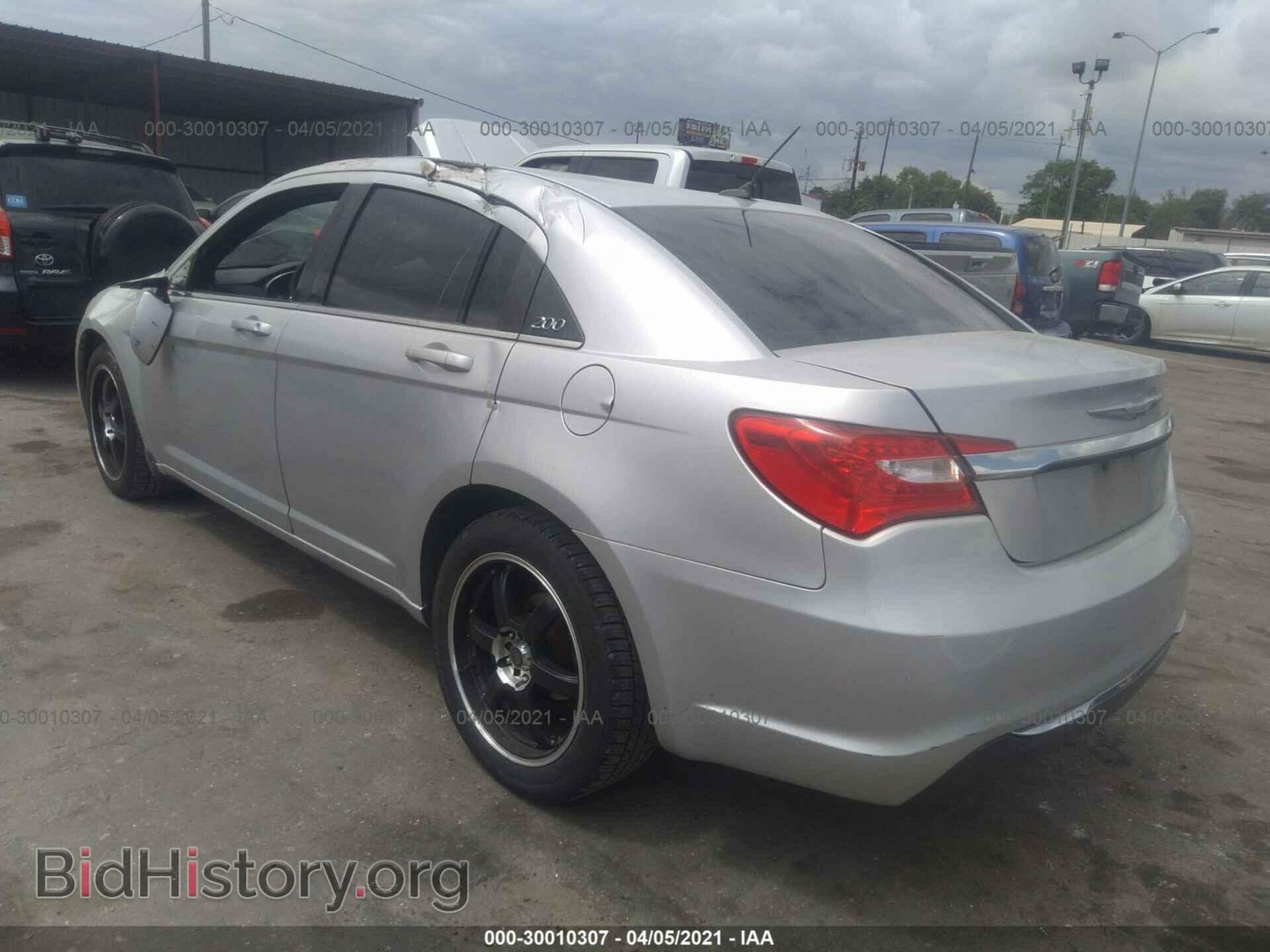 2012 CHRYSLER 200 - VIN: 1C3CCBAB9CN100884 - Photo 3