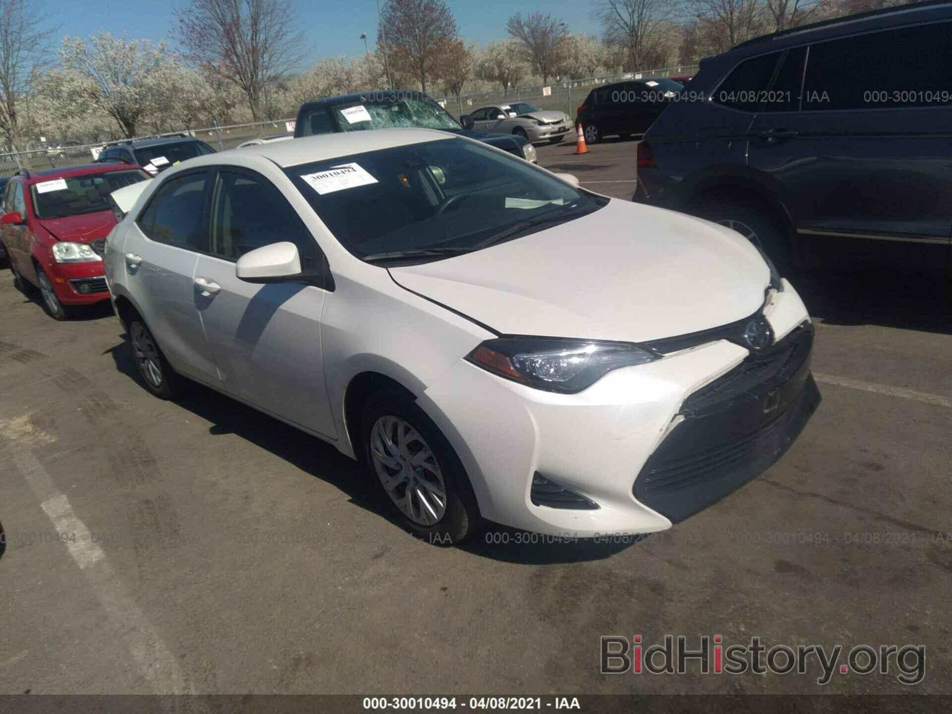 Photo 5YFBURHE8HP715708 - TOYOTA COROLLA 2017