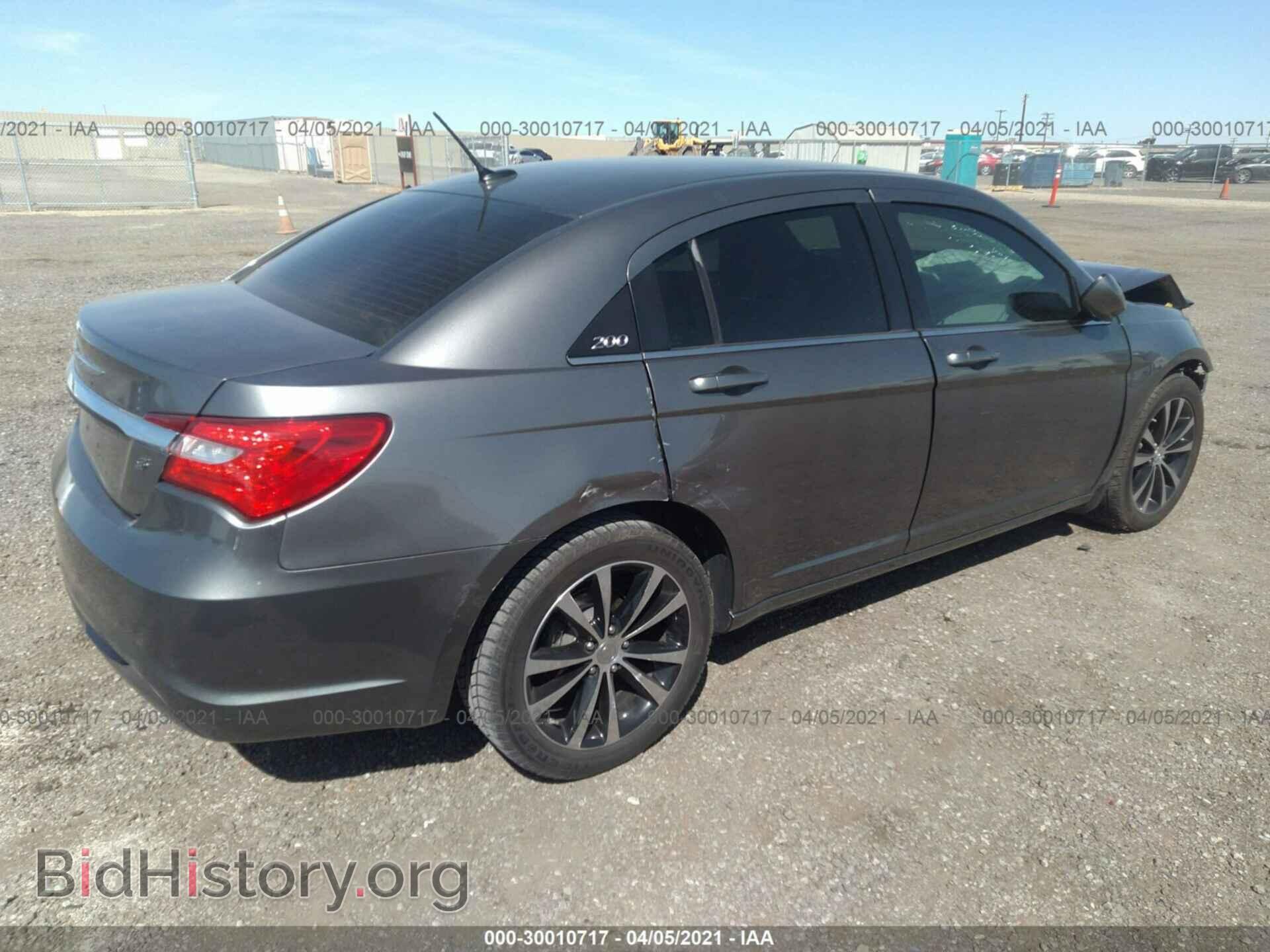 2013 CHRYSLER 200 - VIN: 1C3CCBCG2DN597979 - Photo 4