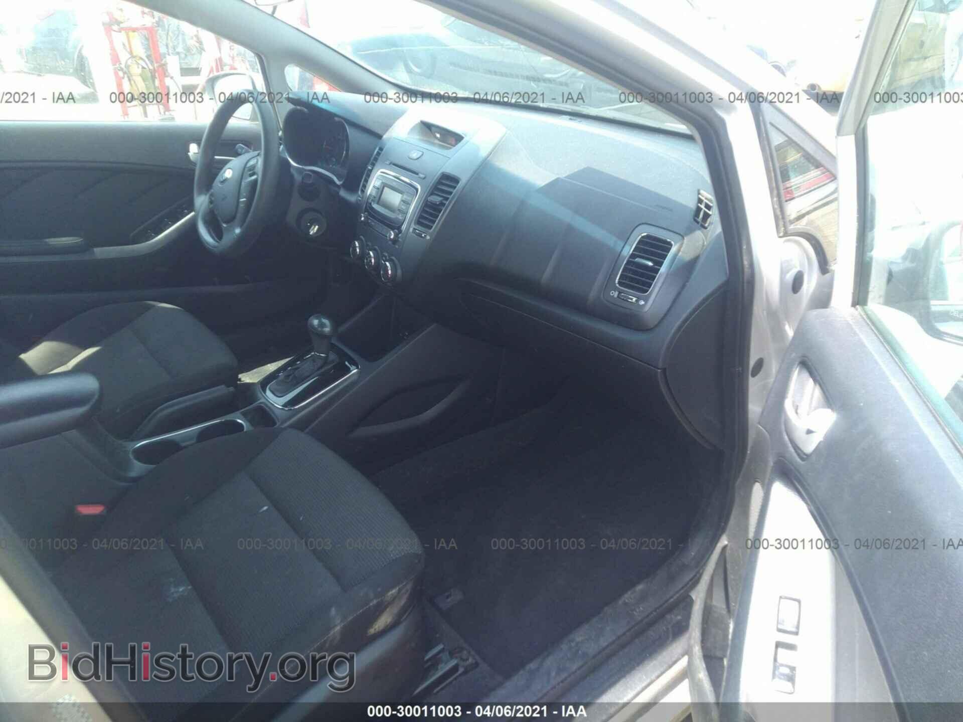2017 KIA FORTE - VIN: 3KPFK4A78HE017980 - Photo 5
