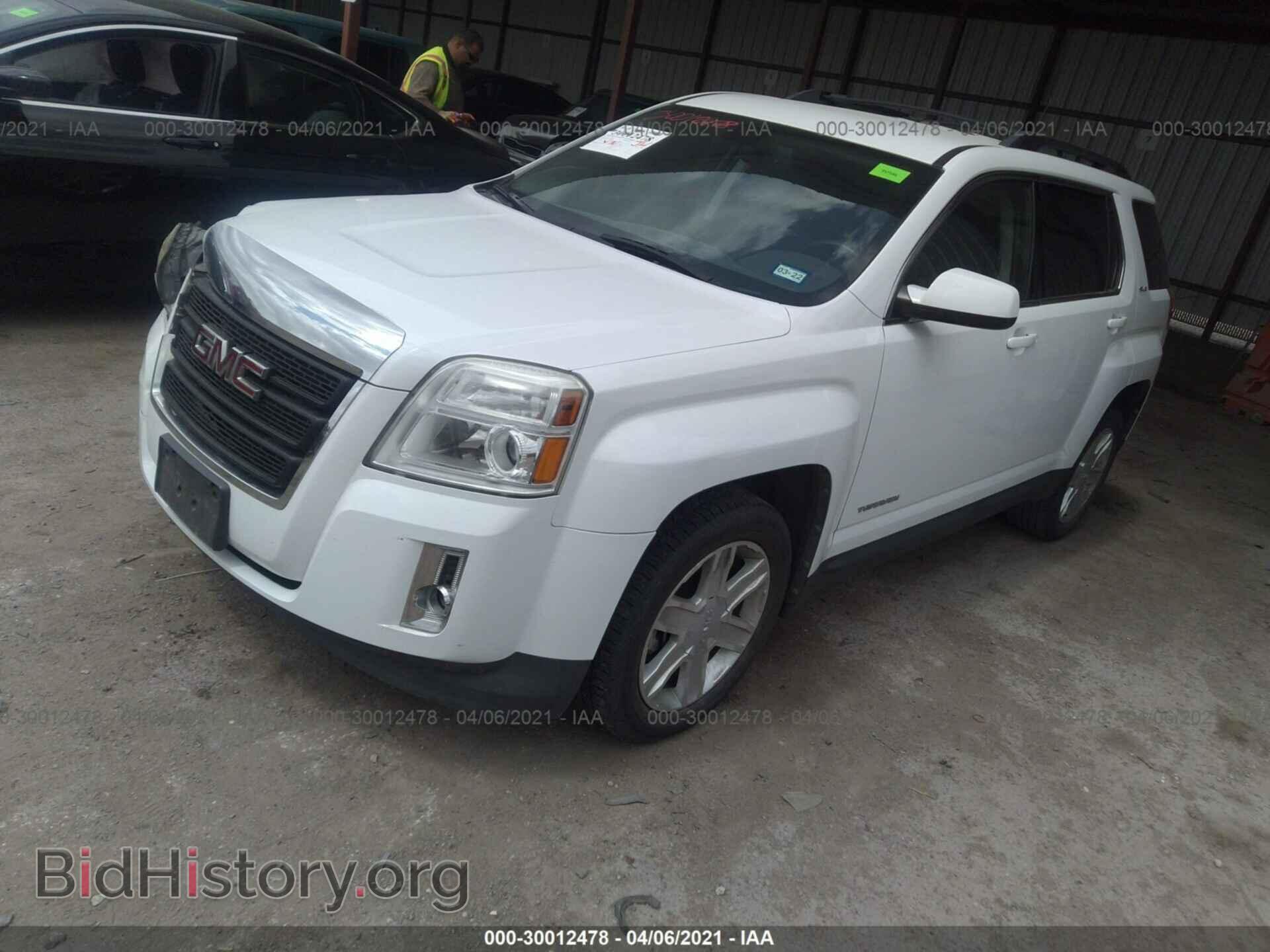 2011 GMC TERRAIN - VIN: 2CTALSEC5B6388805 - Photo 2