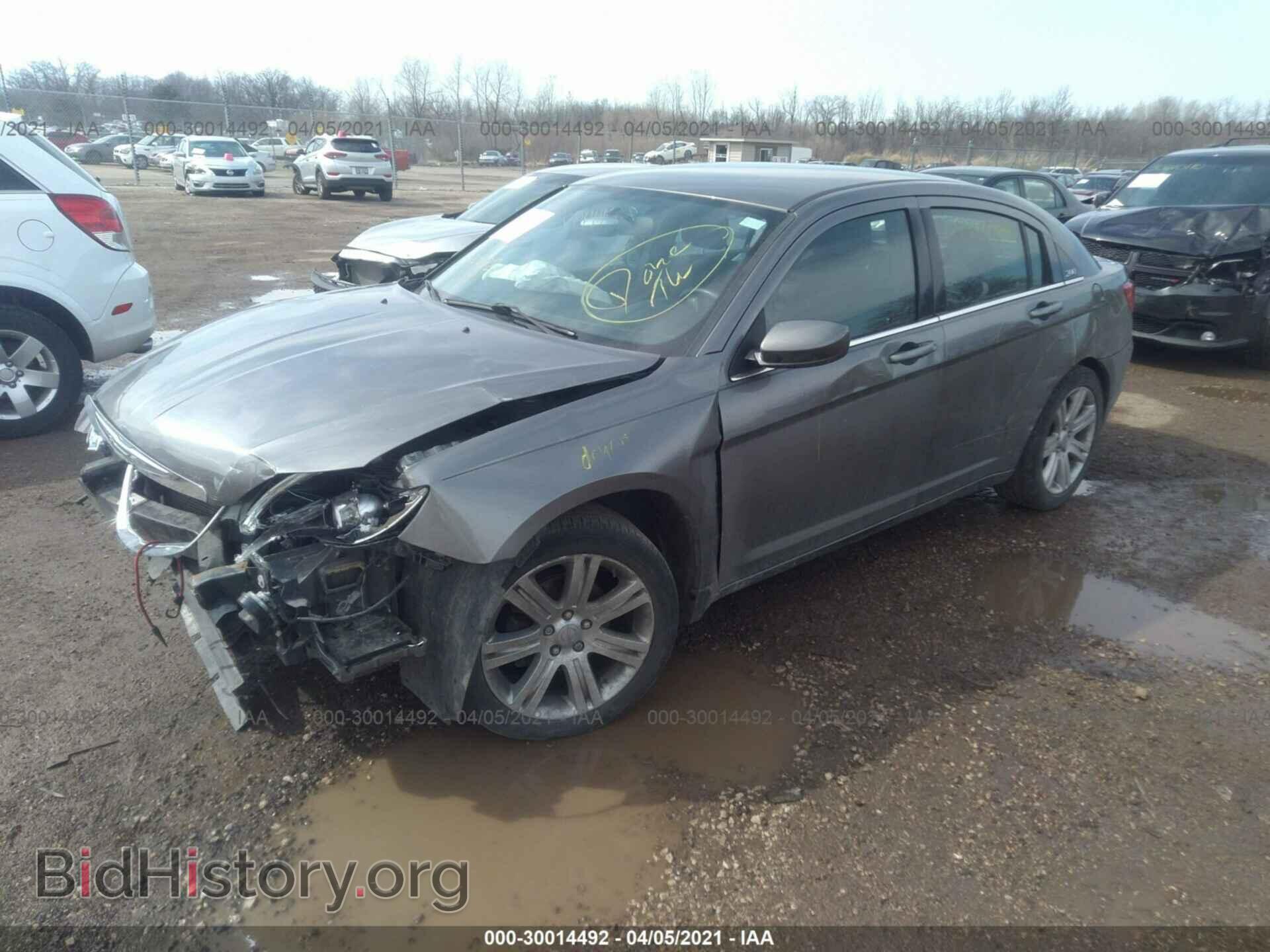 2013 CHRYSLER 200 - VIN: 1C3CCBAB6DN761208 - Photo 2