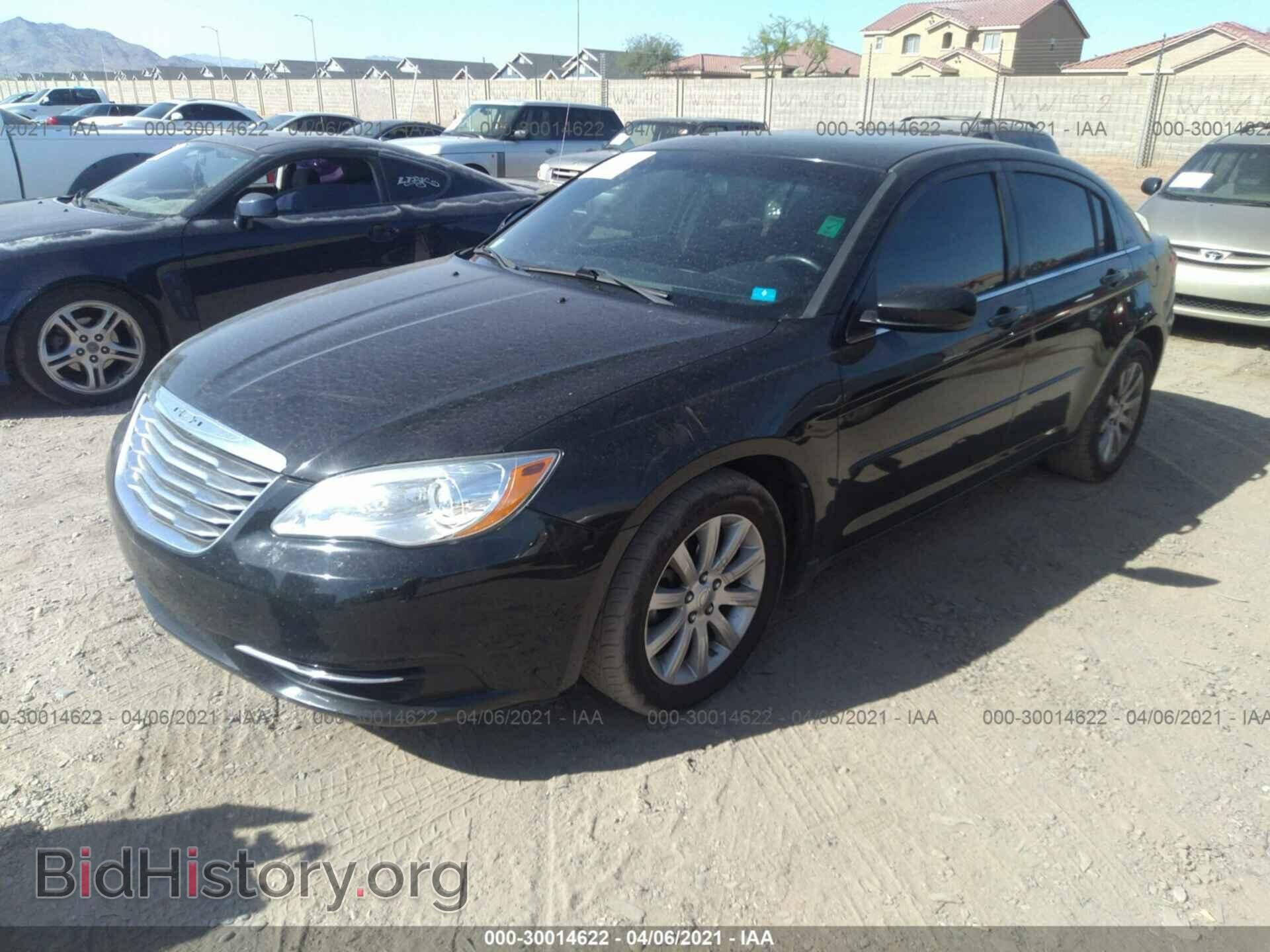 2013 CHRYSLER 200 - VIN: 1C3CCBBB2DN666224 - Фото 2