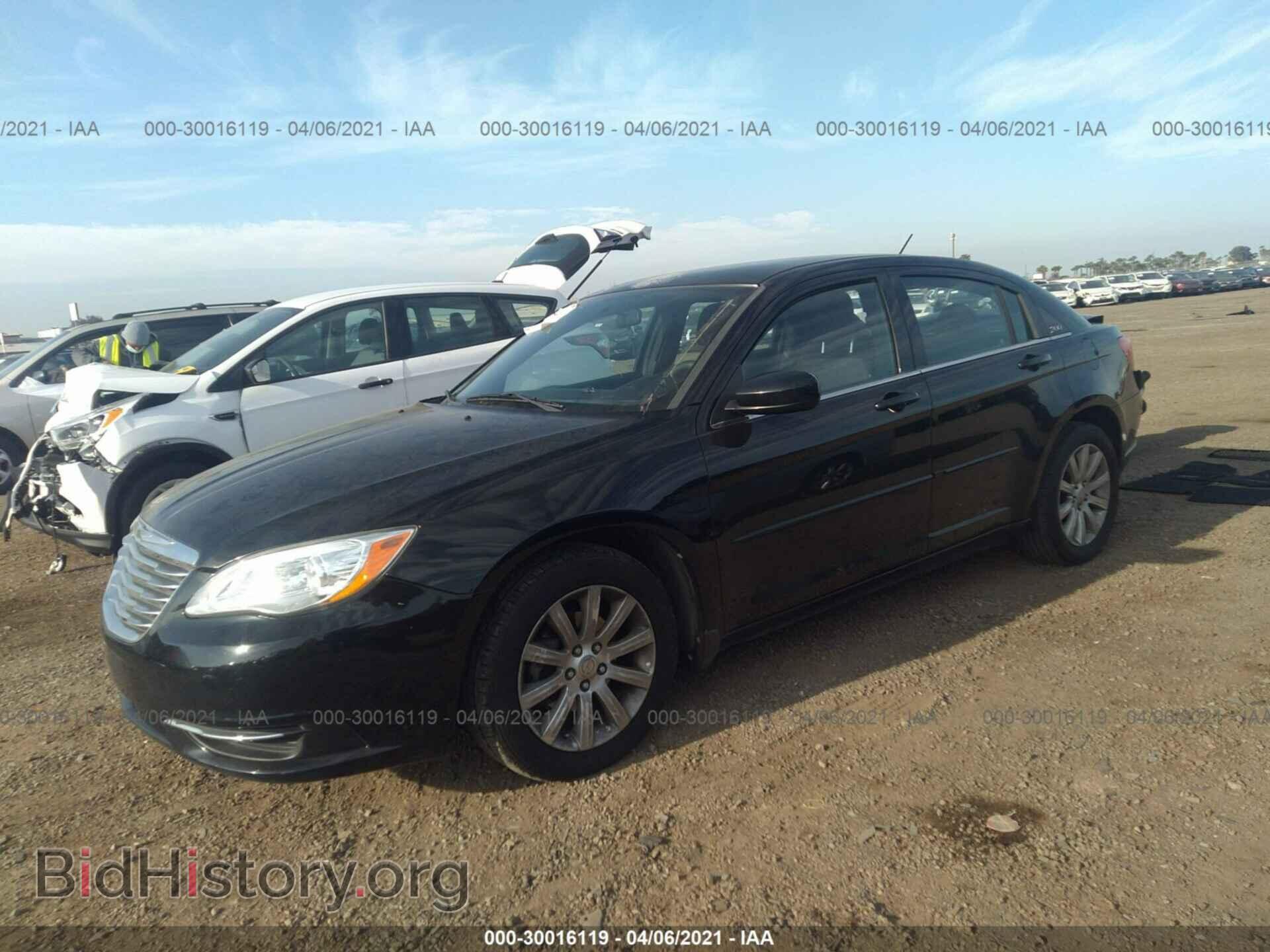 2013 CHRYSLER 200 - VIN: 1C3CCBBB5DN713780 - Фото 2